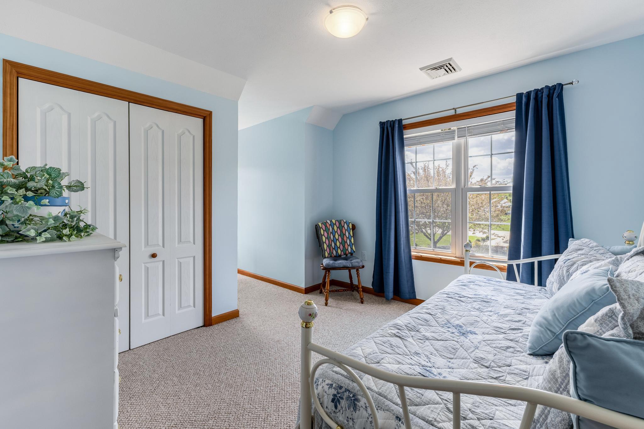 HAMPTON HILLS - Residential