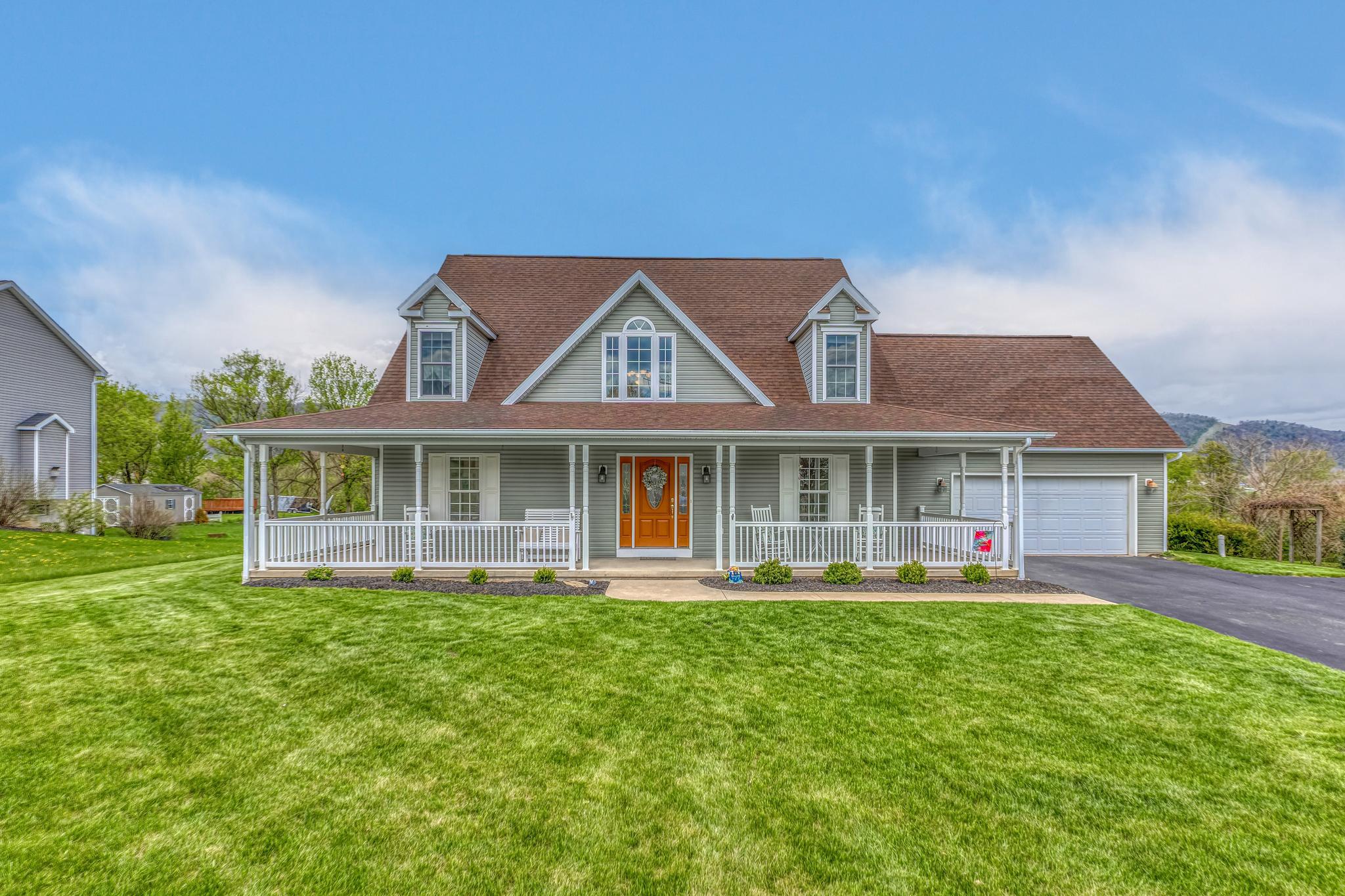 HAMPTON HILLS - Residential