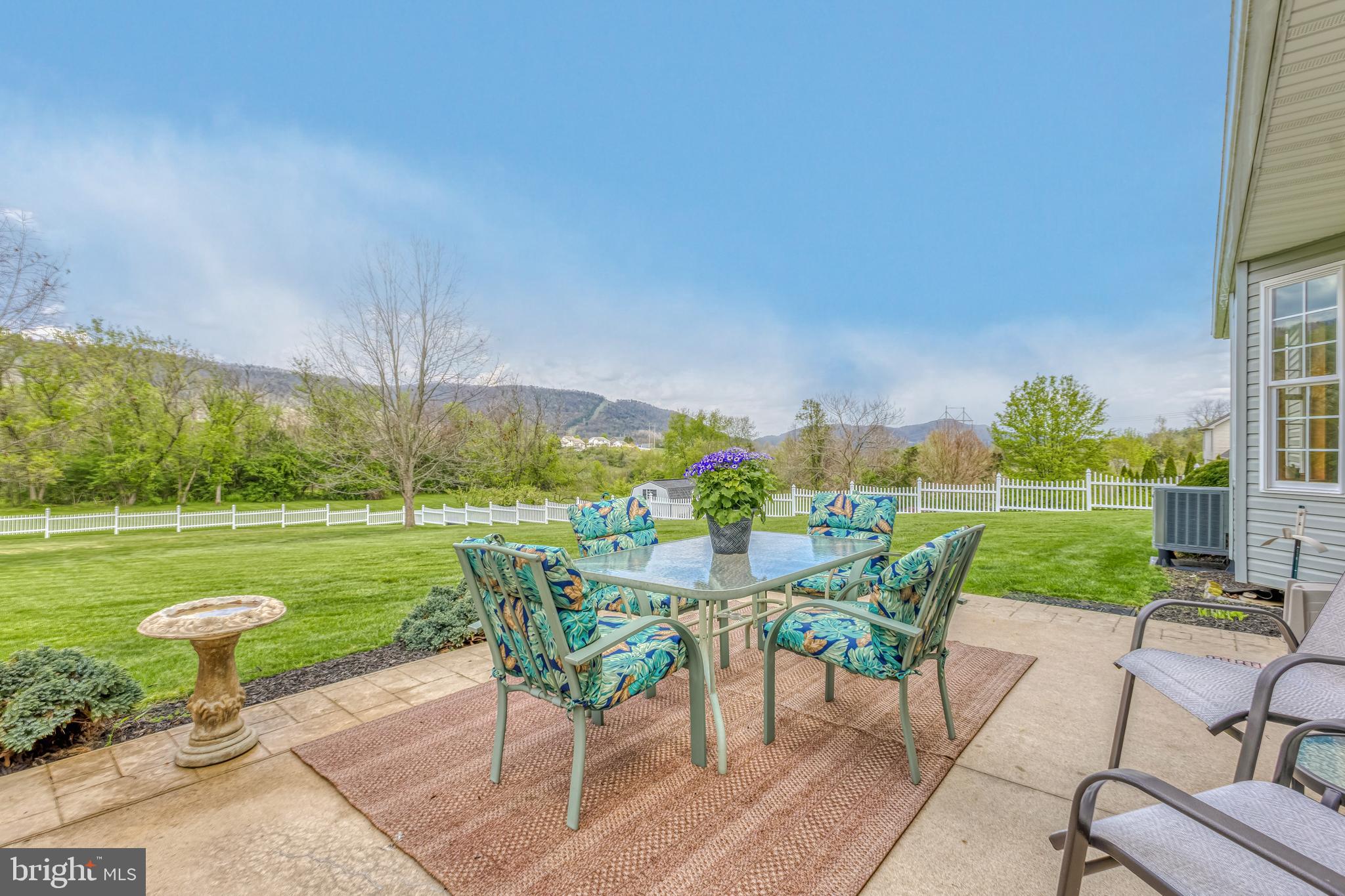 HAMPTON HILLS - Residential