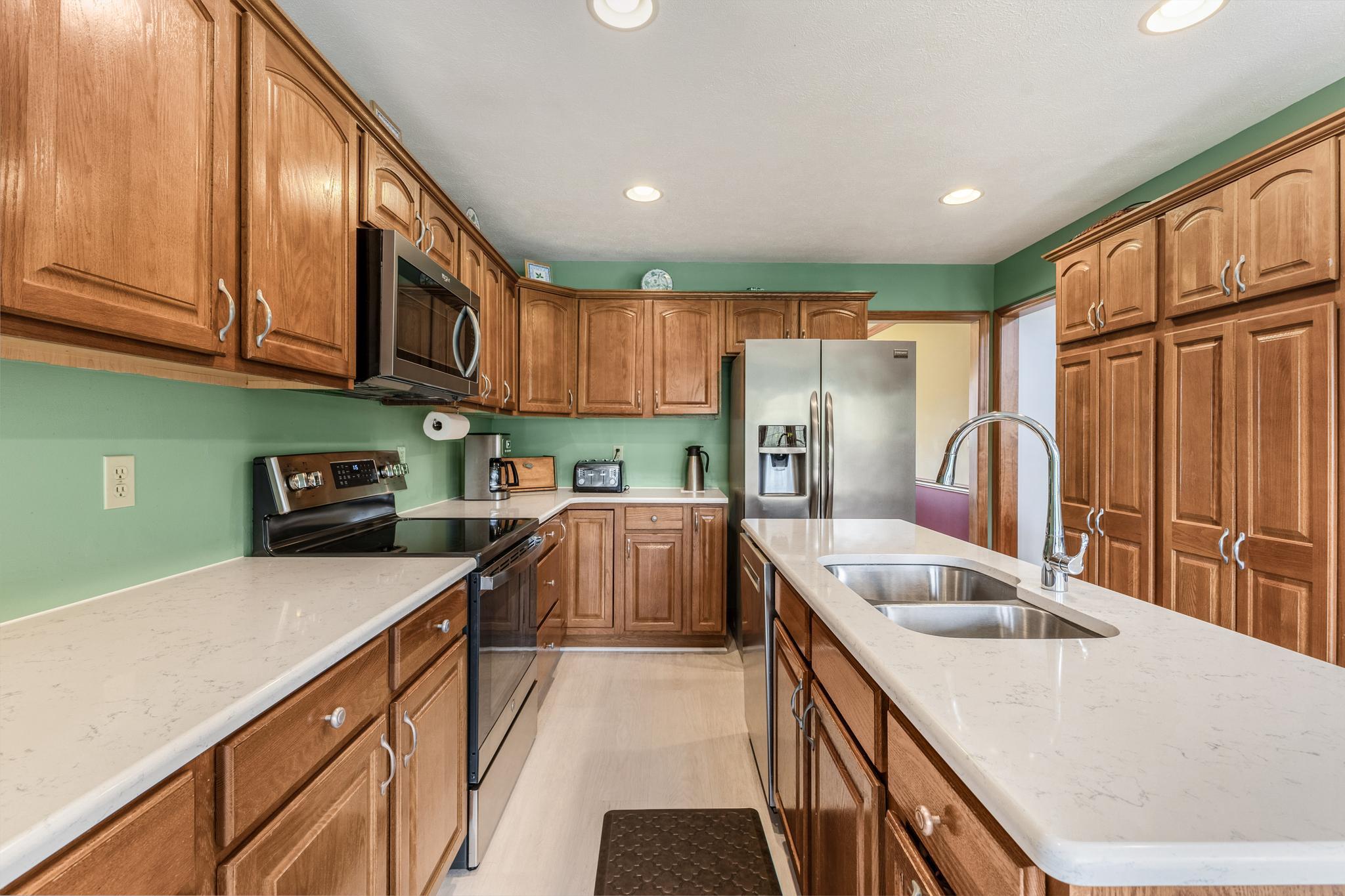 HAMPTON HILLS - Residential