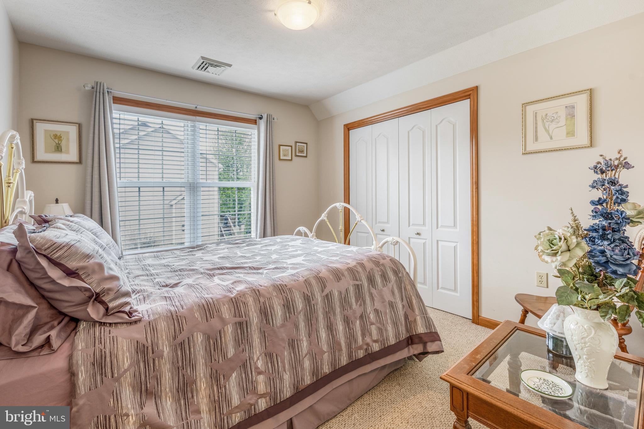 HAMPTON HILLS - Residential