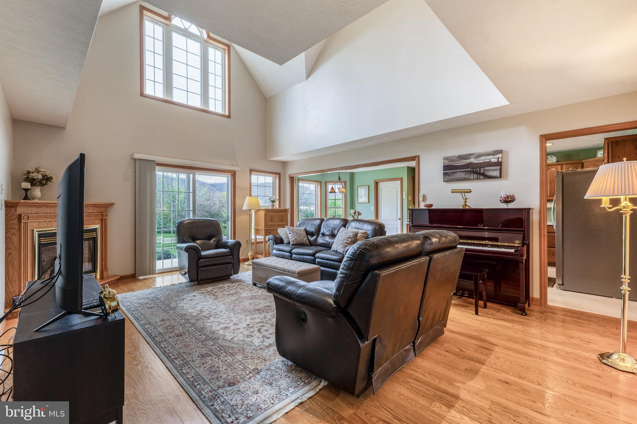 HAMPTON HILLS - Residential