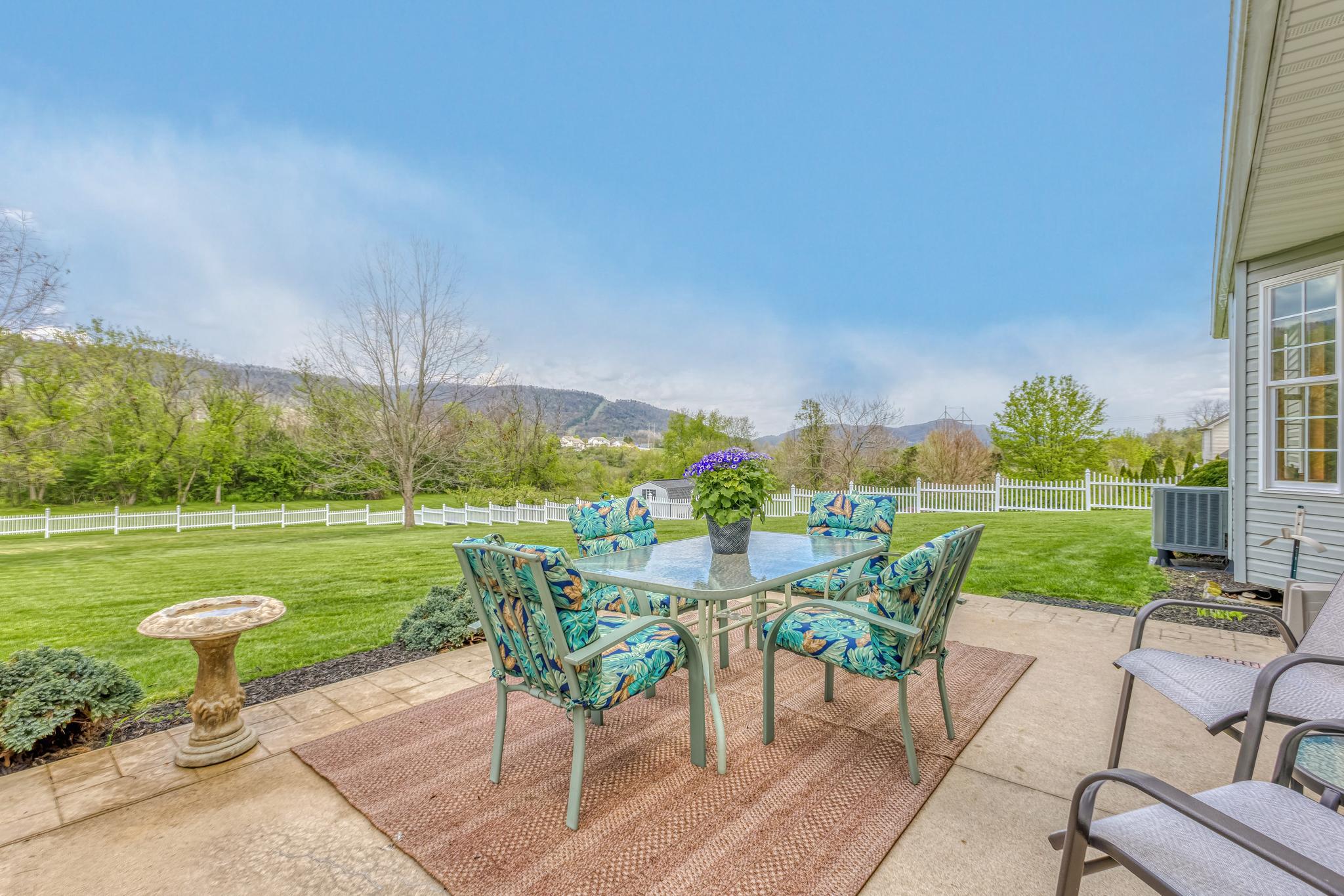 HAMPTON HILLS - Residential