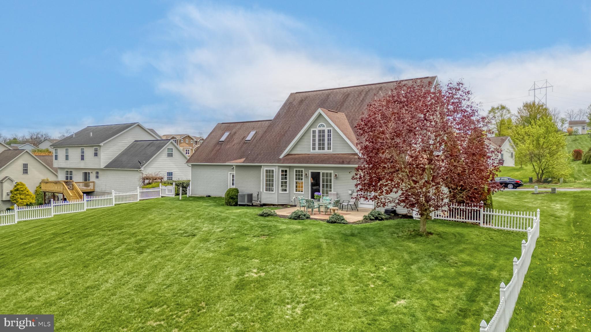 HAMPTON HILLS - Residential