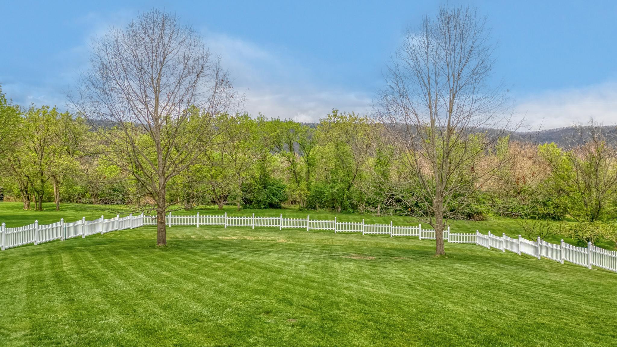 HAMPTON HILLS - Residential