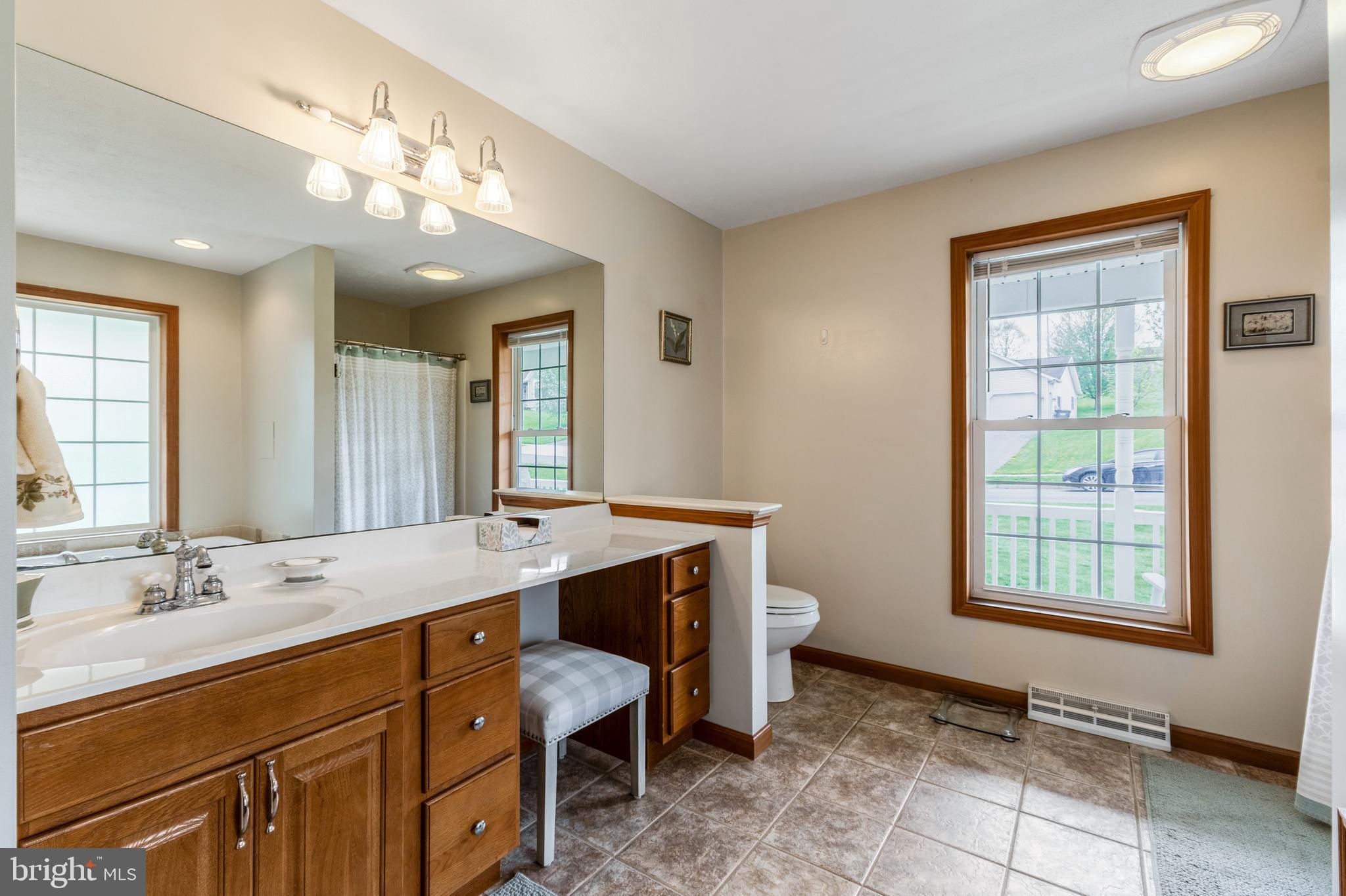 HAMPTON HILLS - Residential