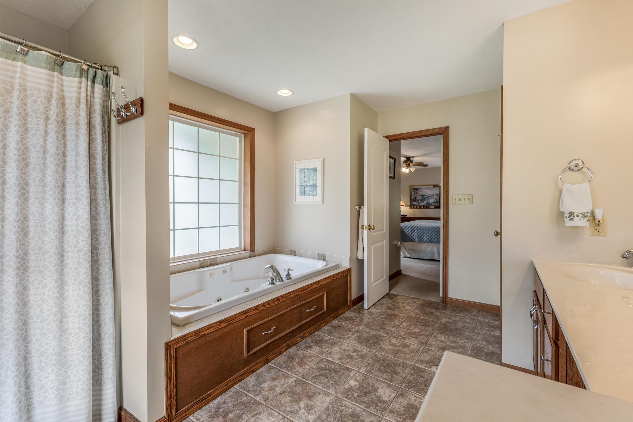 HAMPTON HILLS - Residential