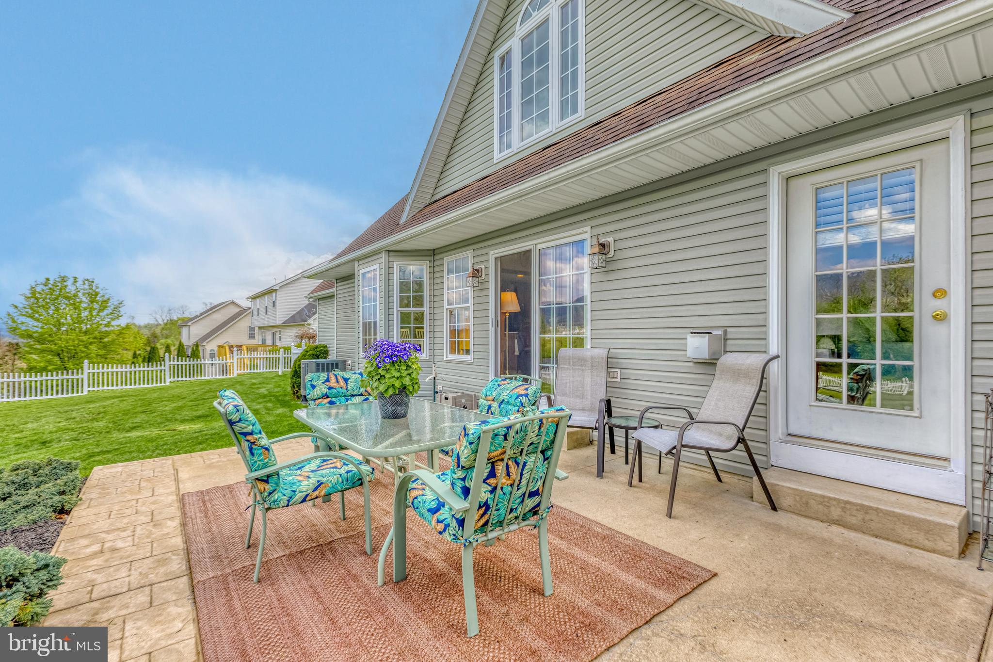 HAMPTON HILLS - Residential