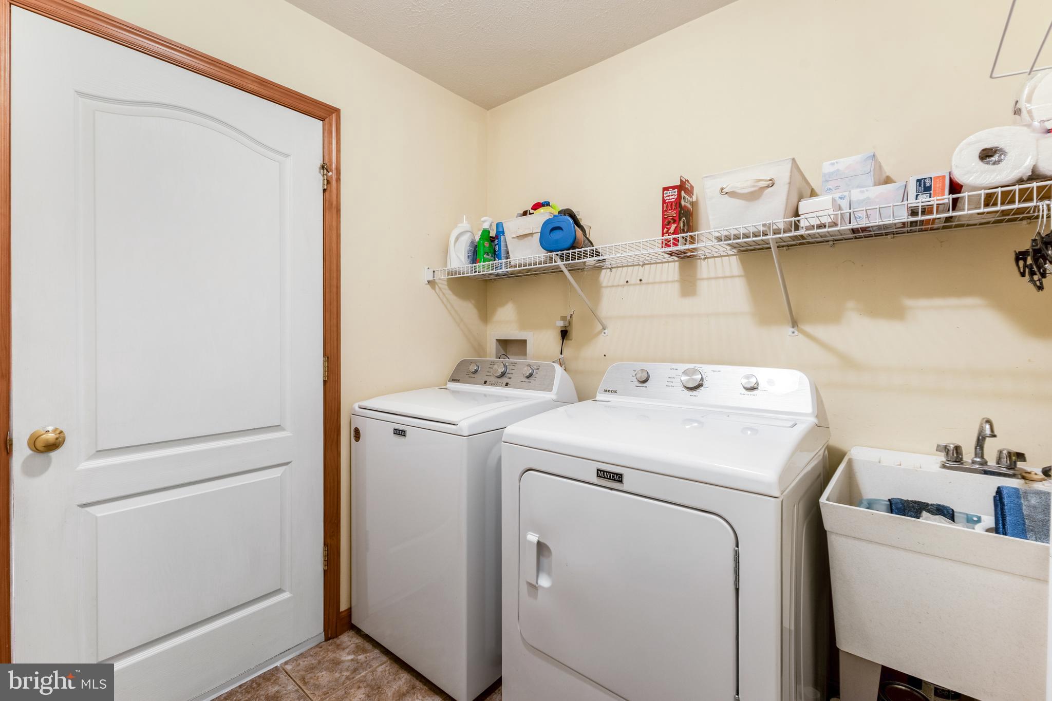 HAMPTON HILLS - Residential