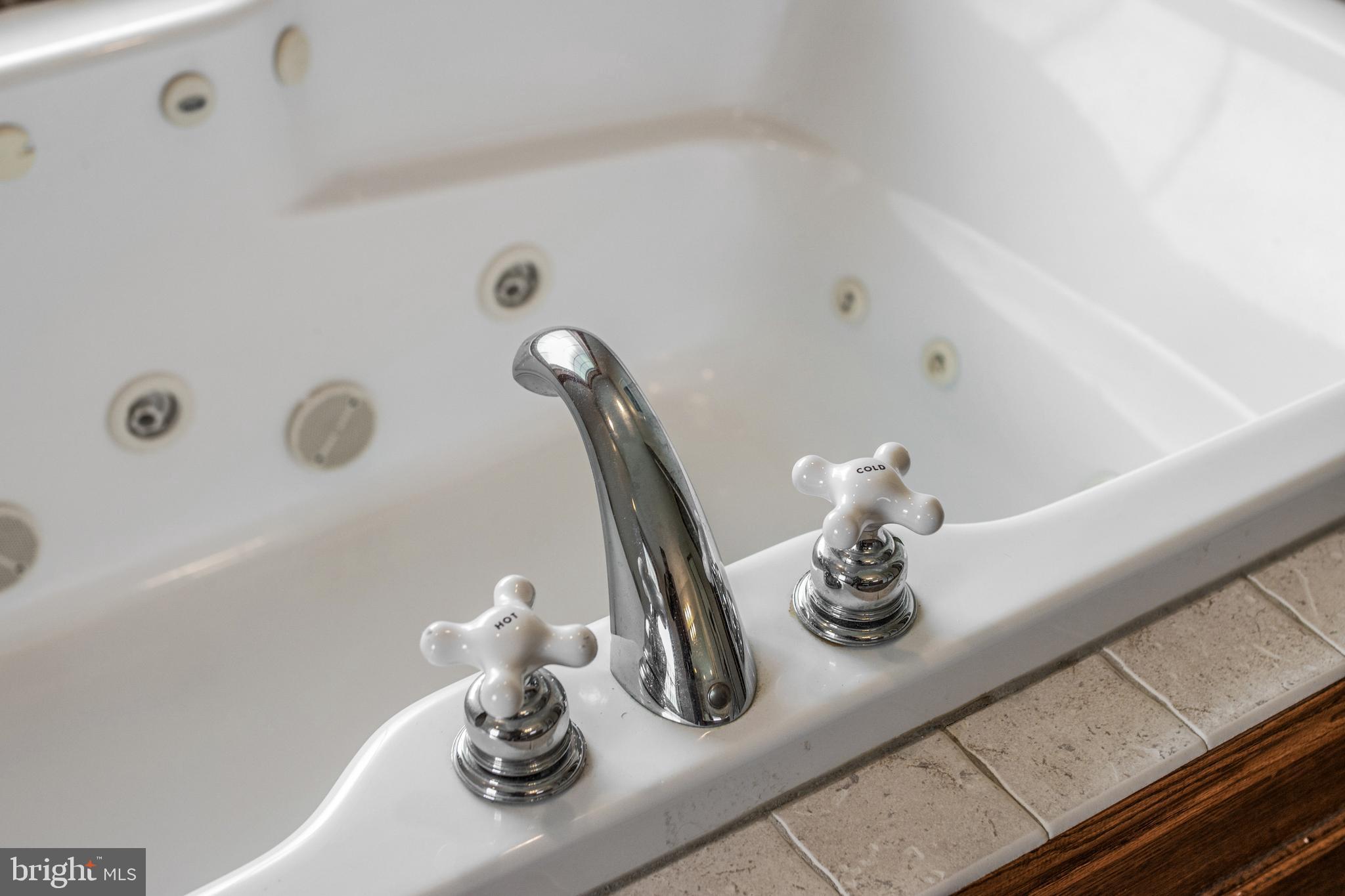 HAMPTON HILLS - Residential