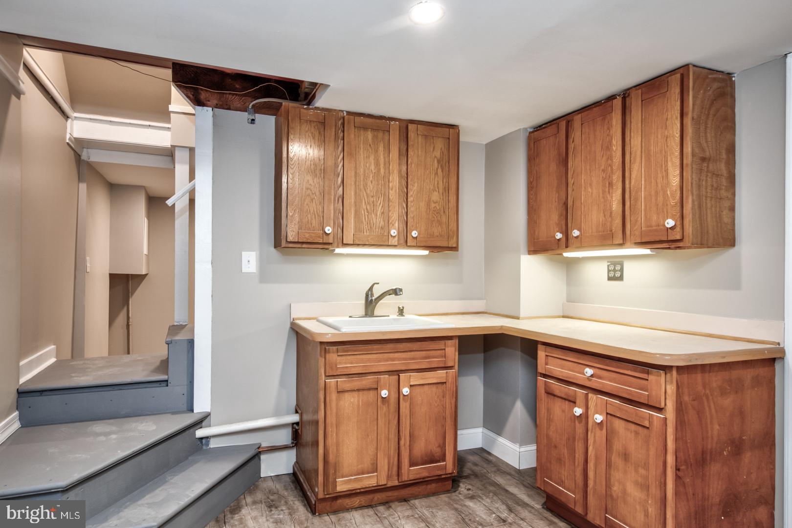 CHESTNUT HILL - Residential