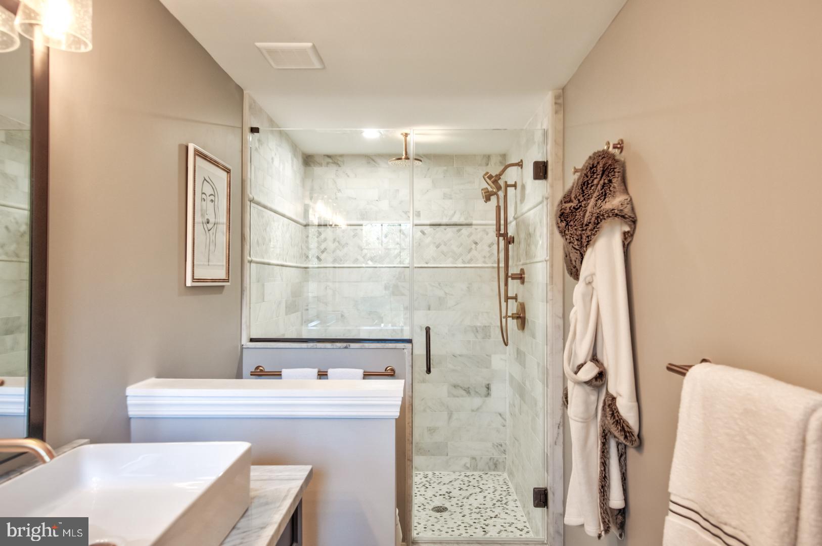 CHESTNUT HILL - Residential