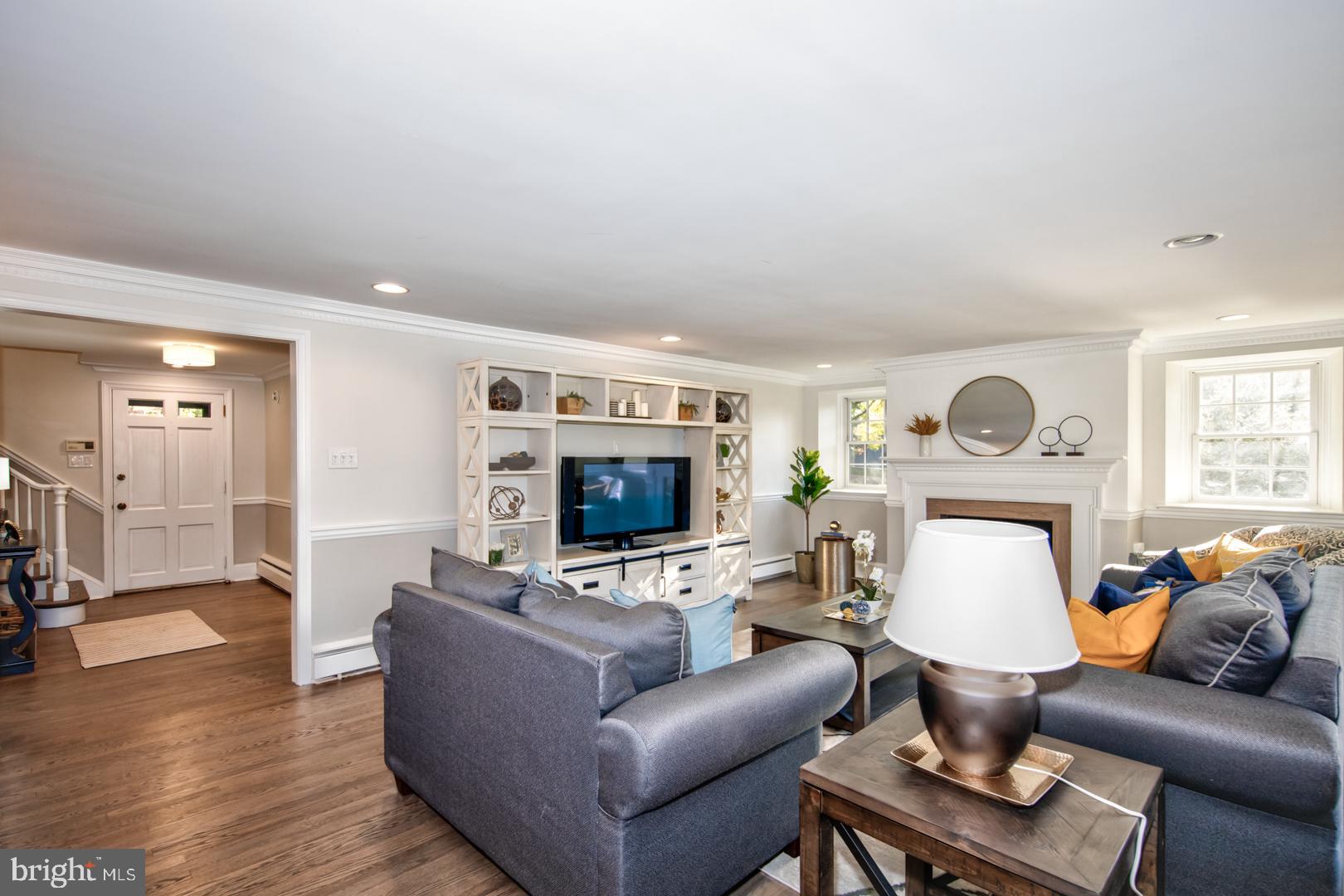 CHESTNUT HILL - Residential