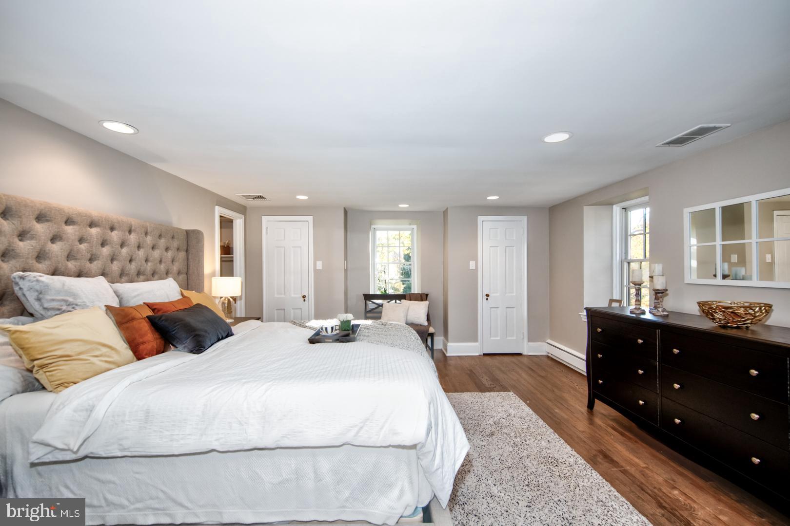 CHESTNUT HILL - Residential