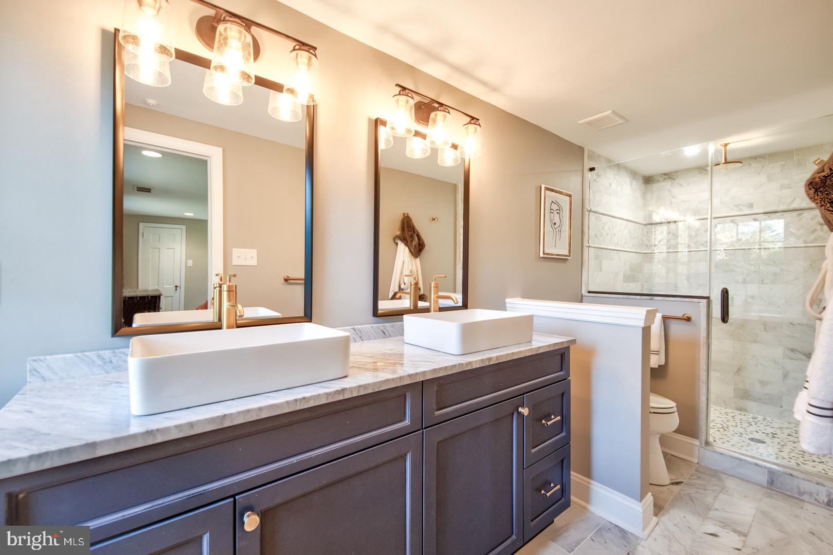 CHESTNUT HILL - Residential