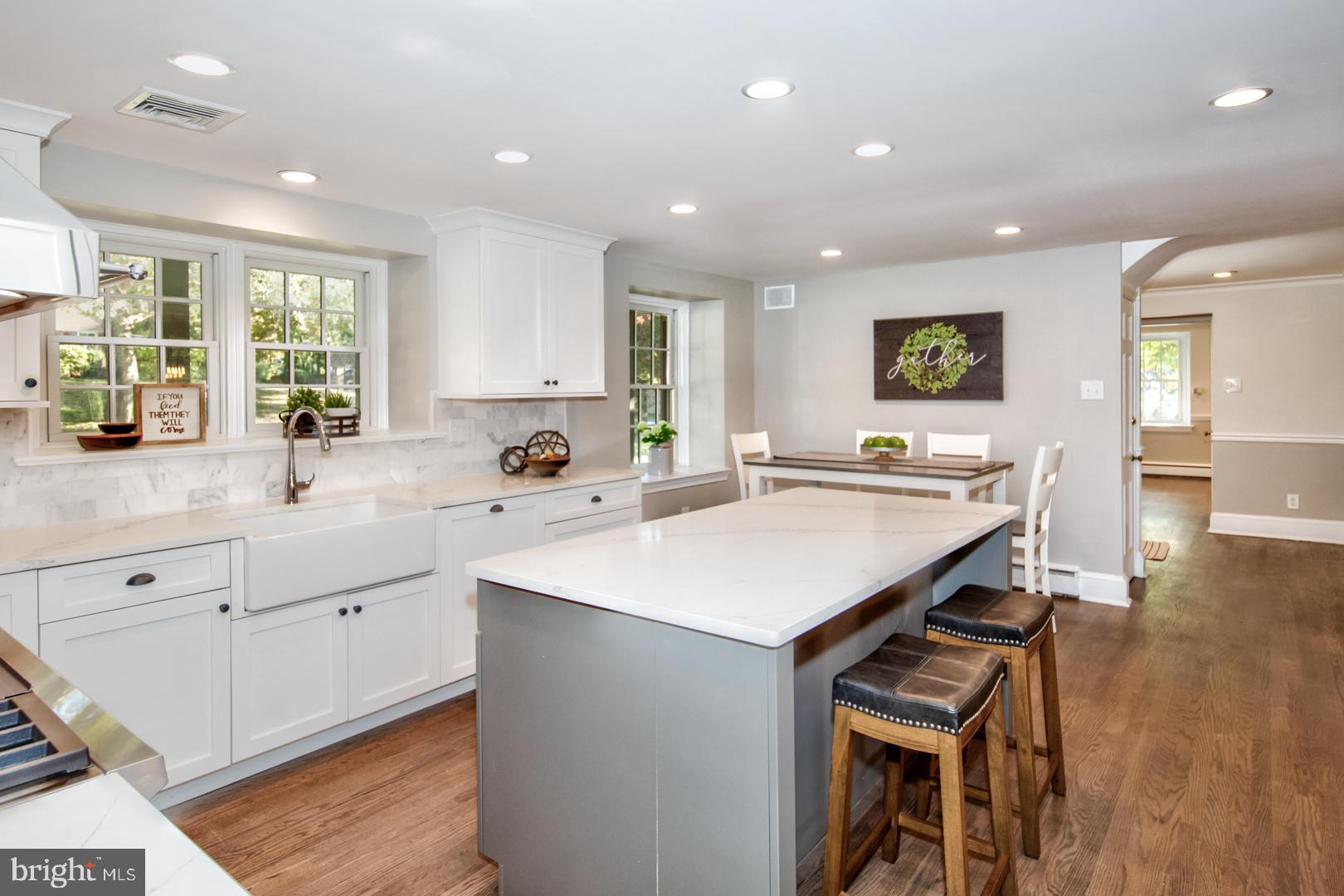 CHESTNUT HILL - Residential