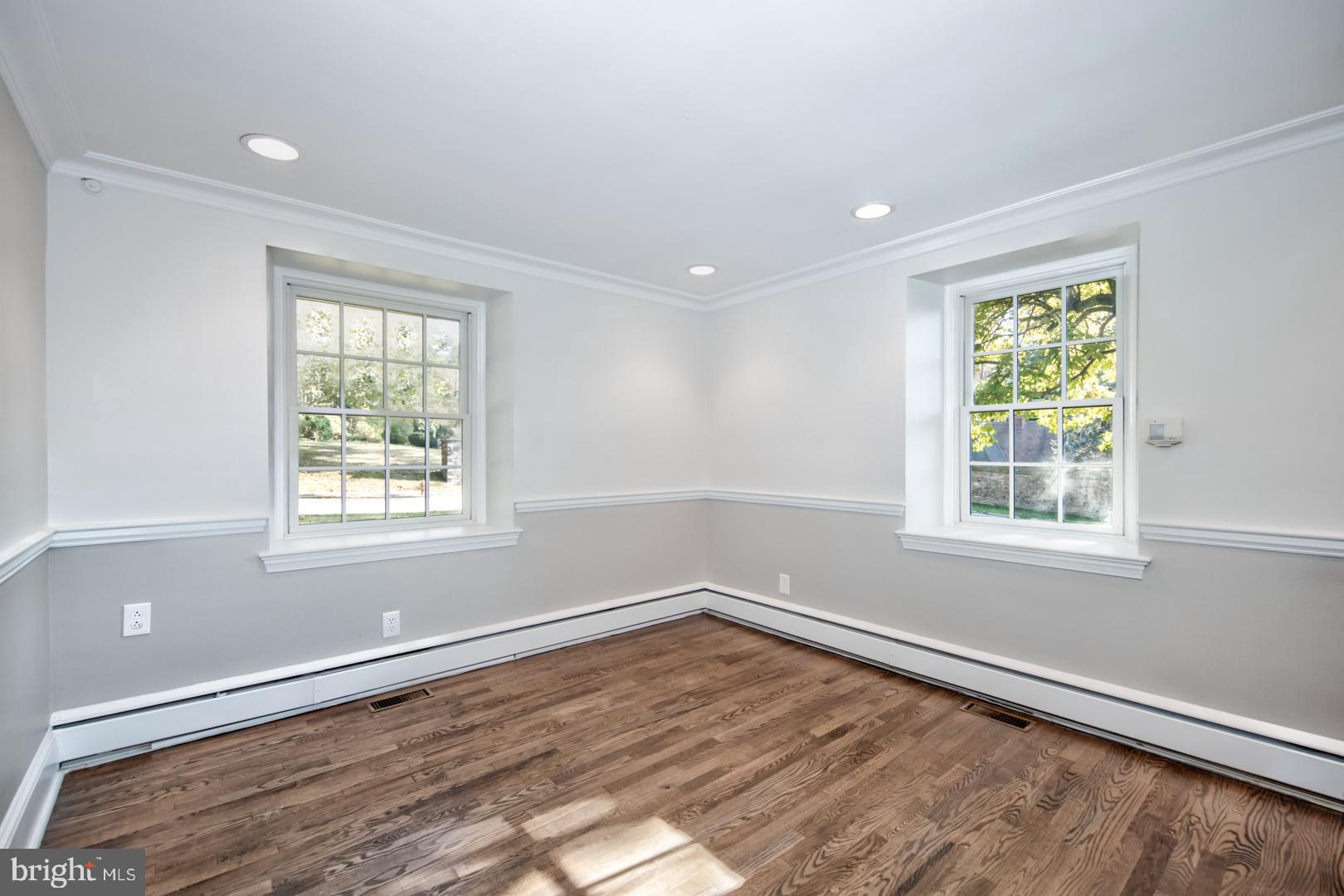 CHESTNUT HILL - Residential