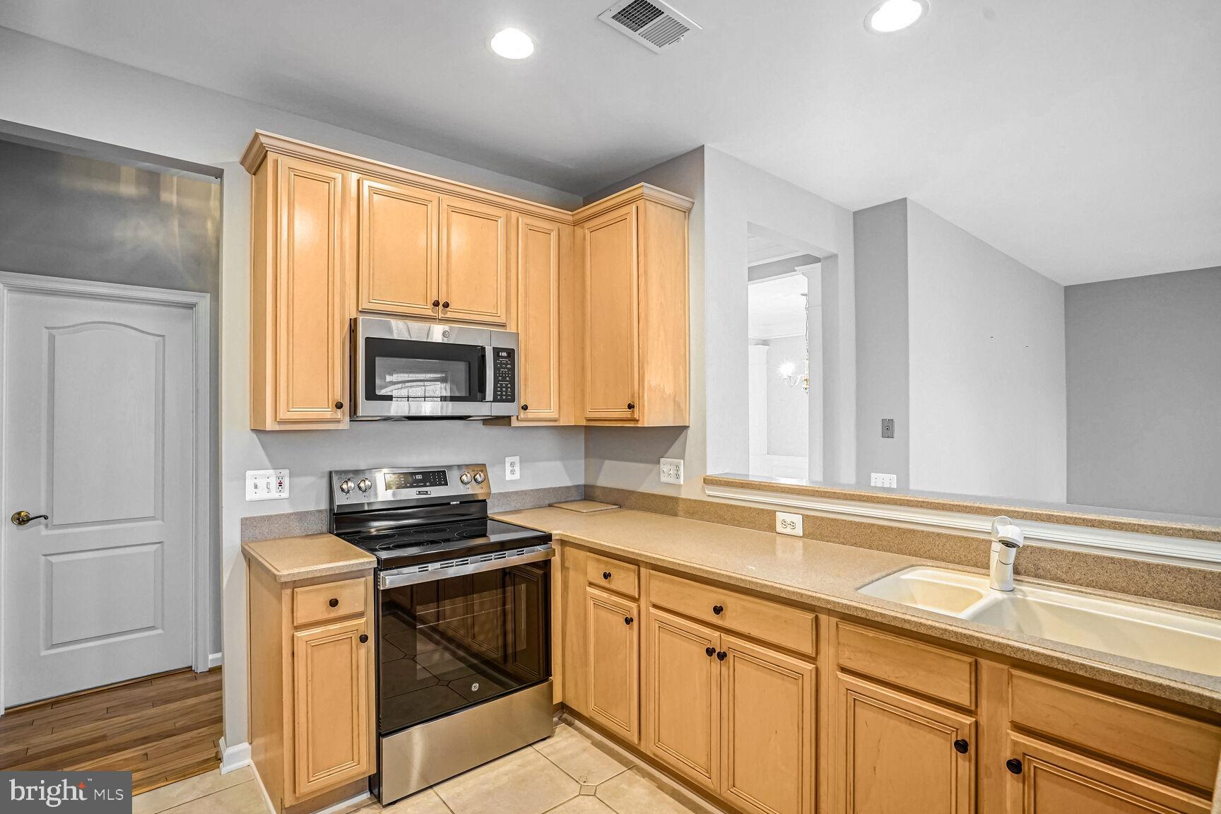 RIVER RIDGE - Residential Lease