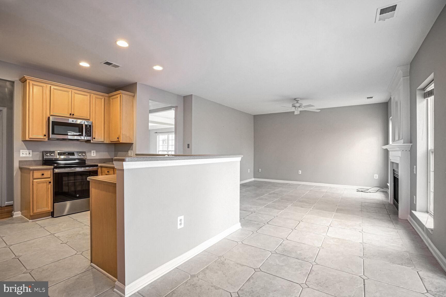 RIVER RIDGE - Residential Lease