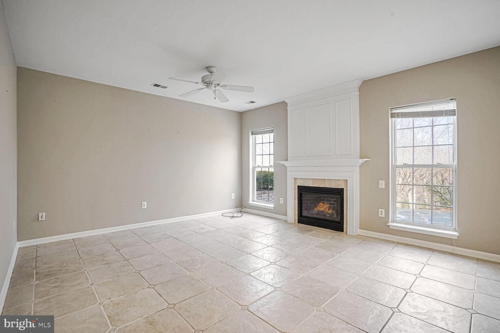 RIVER RIDGE - Residential Lease