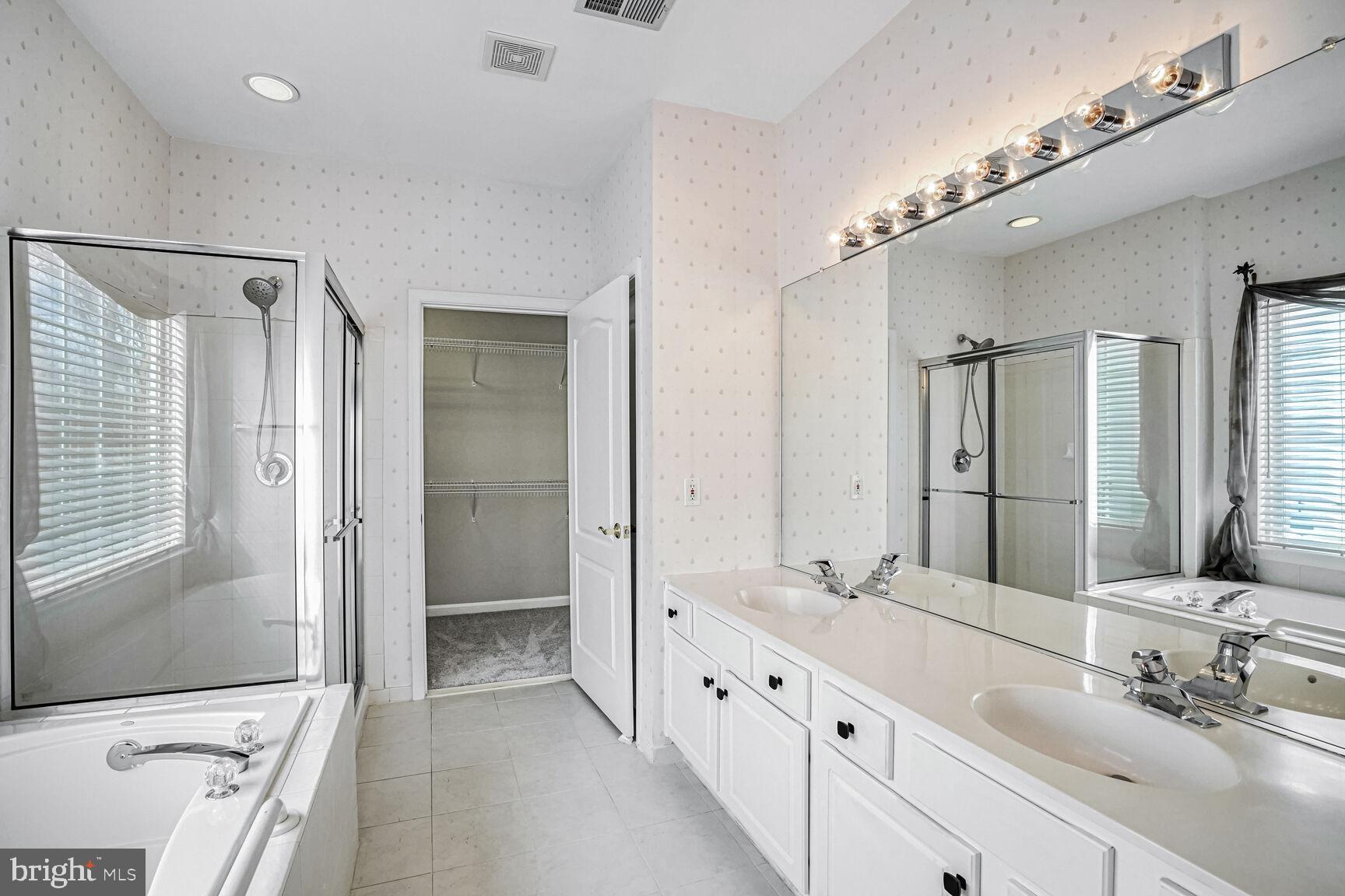 RIVER RIDGE - Residential Lease