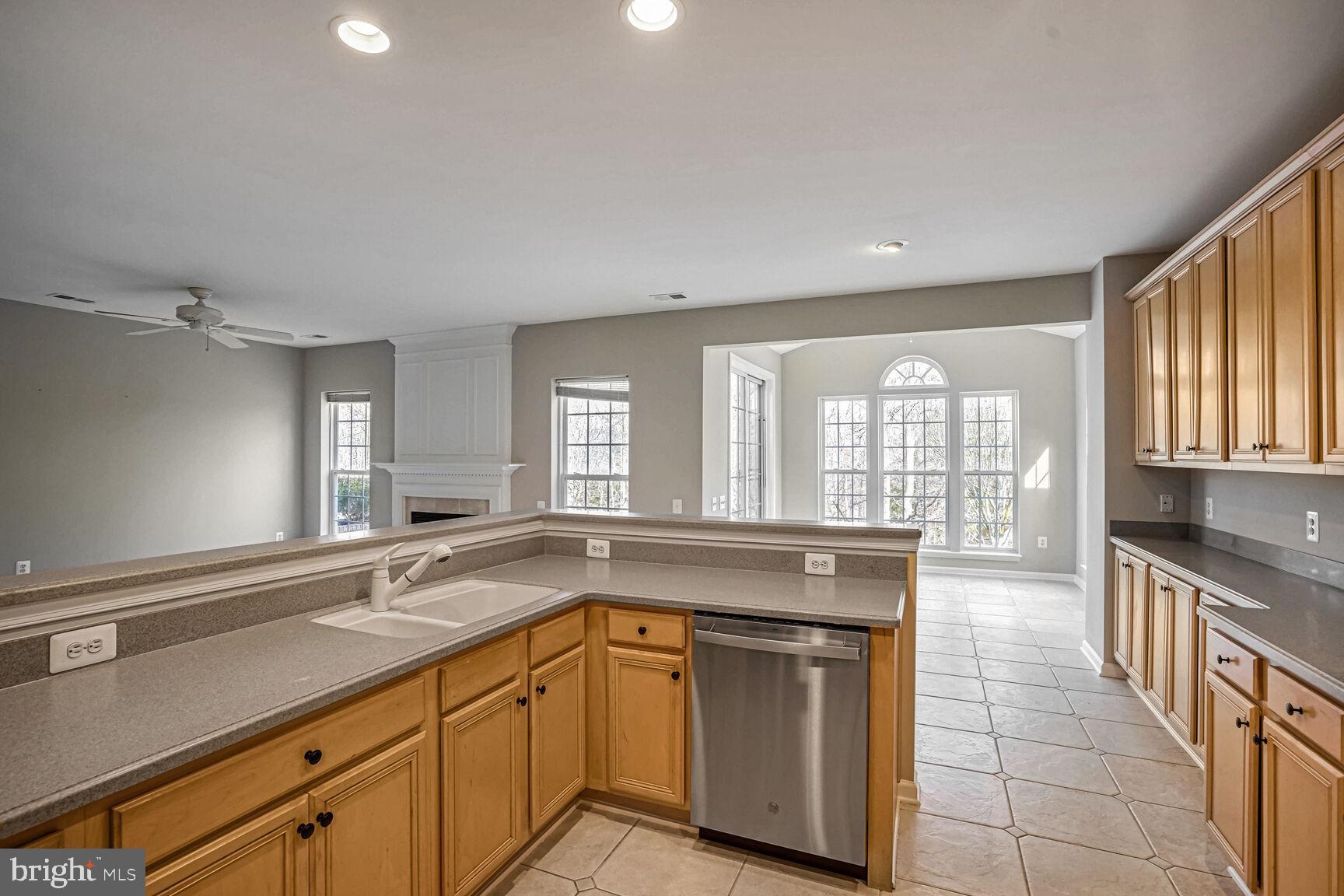 RIVER RIDGE - Residential Lease