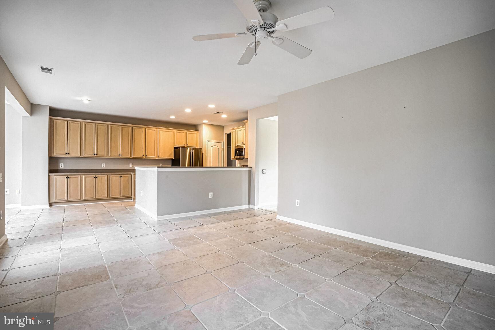 RIVER RIDGE - Residential Lease