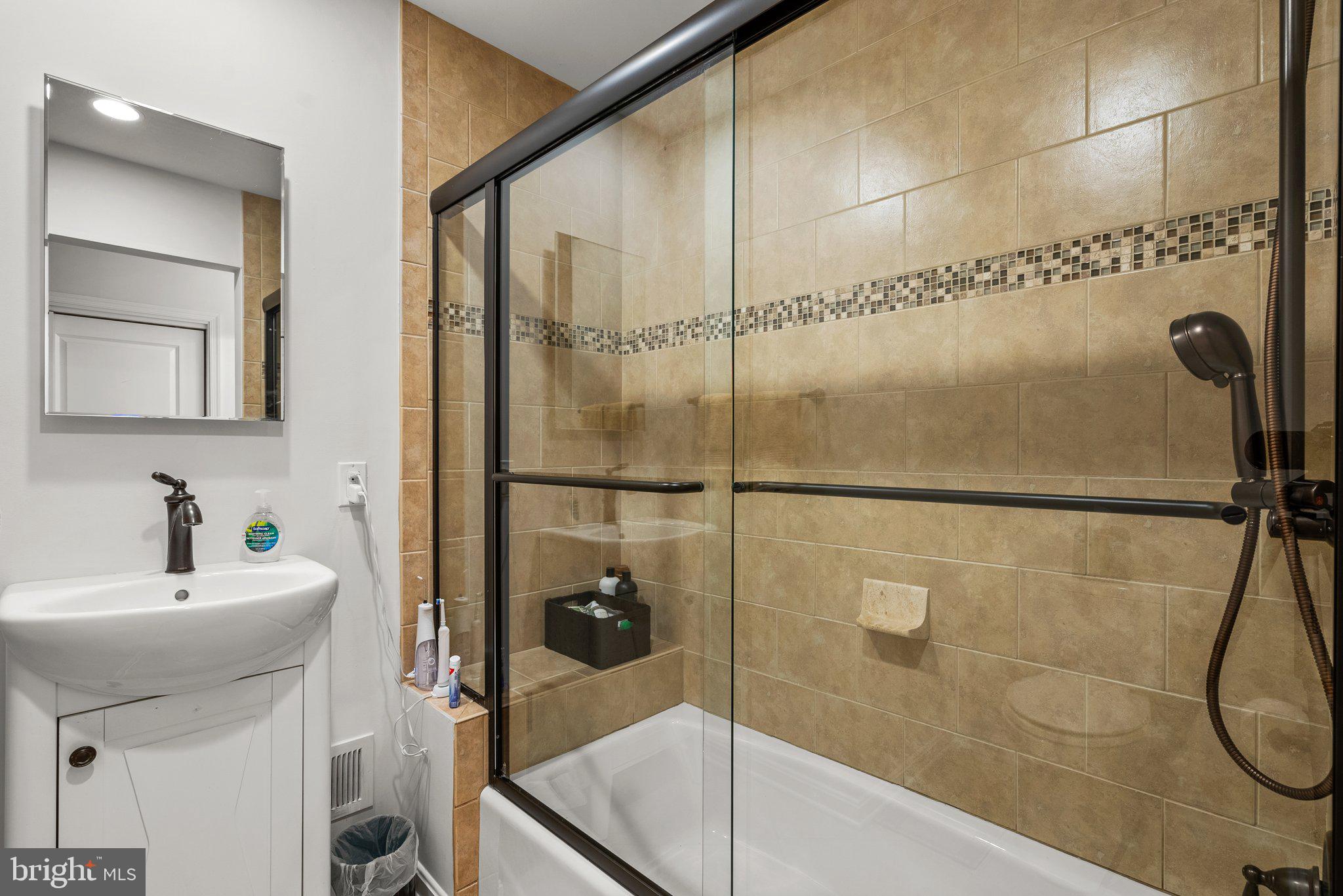 BEDFORDSHIRE - Residential