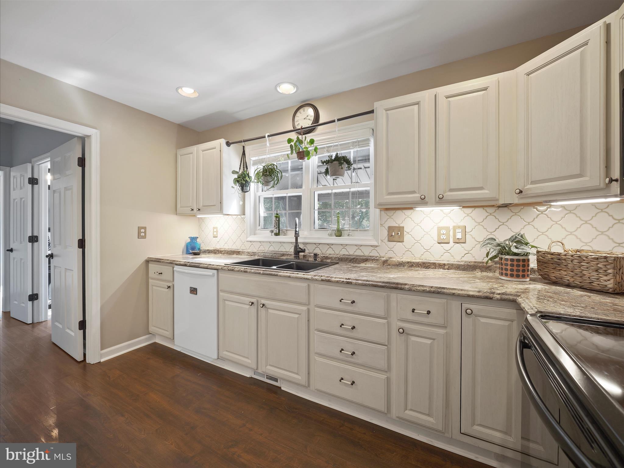 SPRING VALLEY - Residential