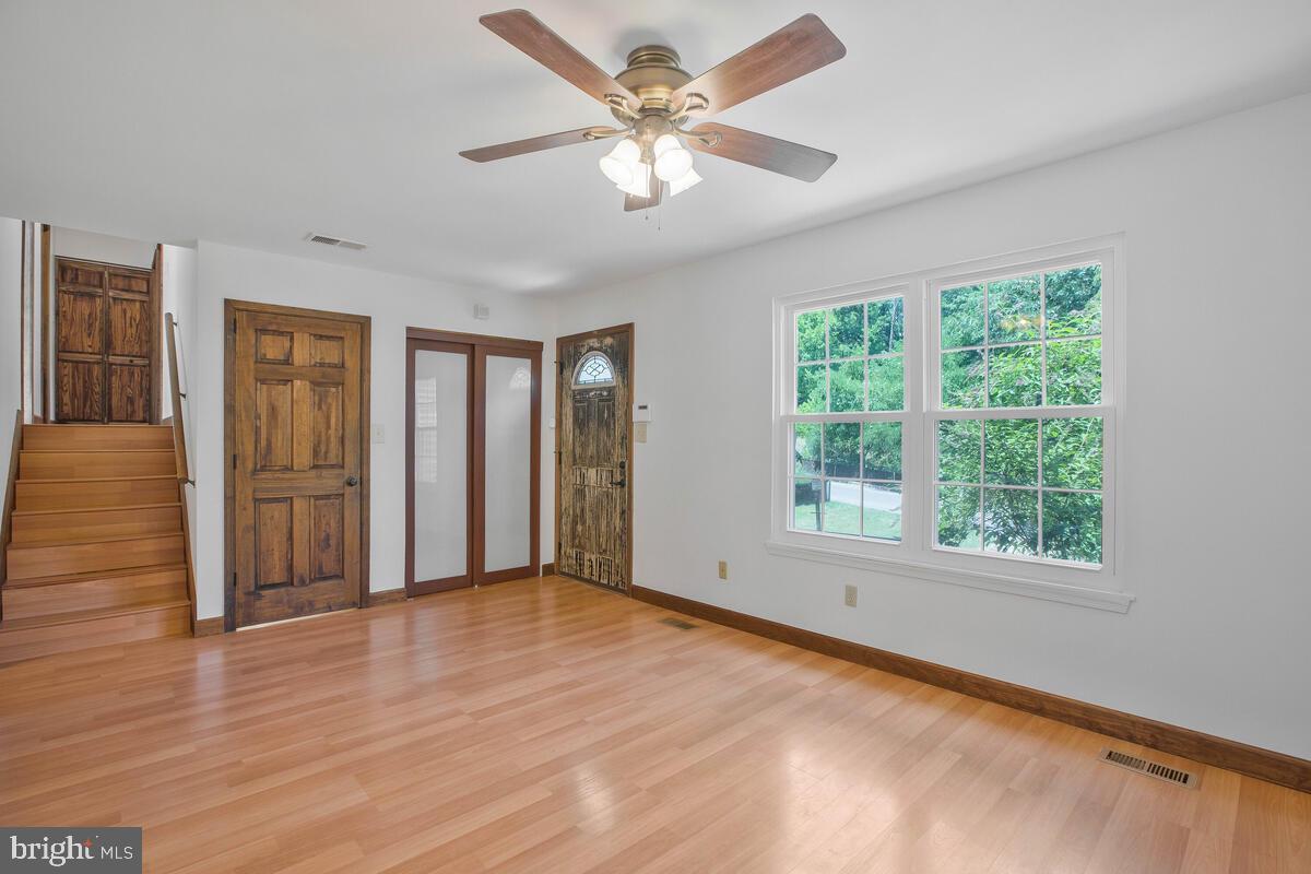 CHEVERLY HILLS - Residential