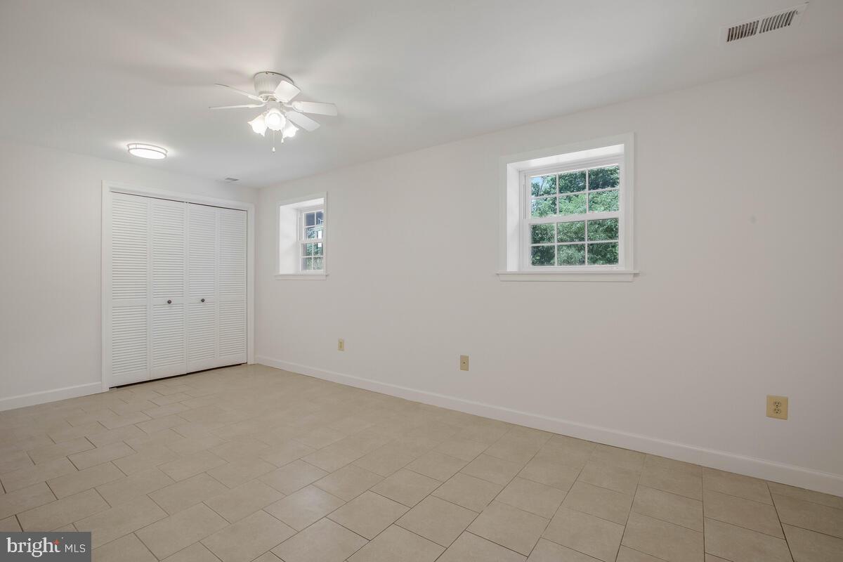 CHEVERLY HILLS - Residential