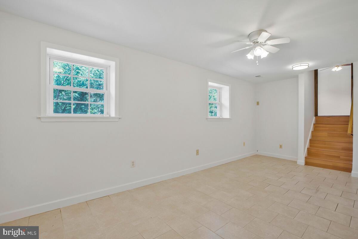 CHEVERLY HILLS - Residential