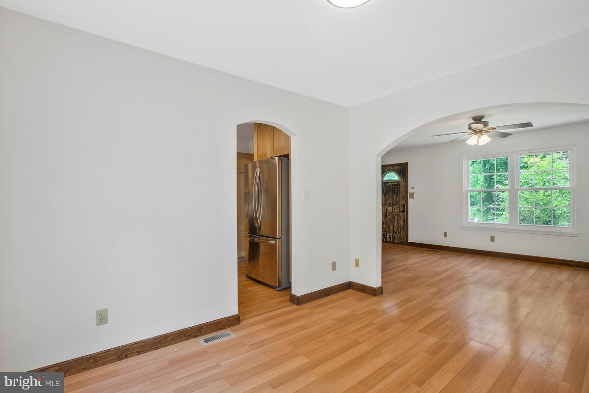 CHEVERLY HILLS - Residential