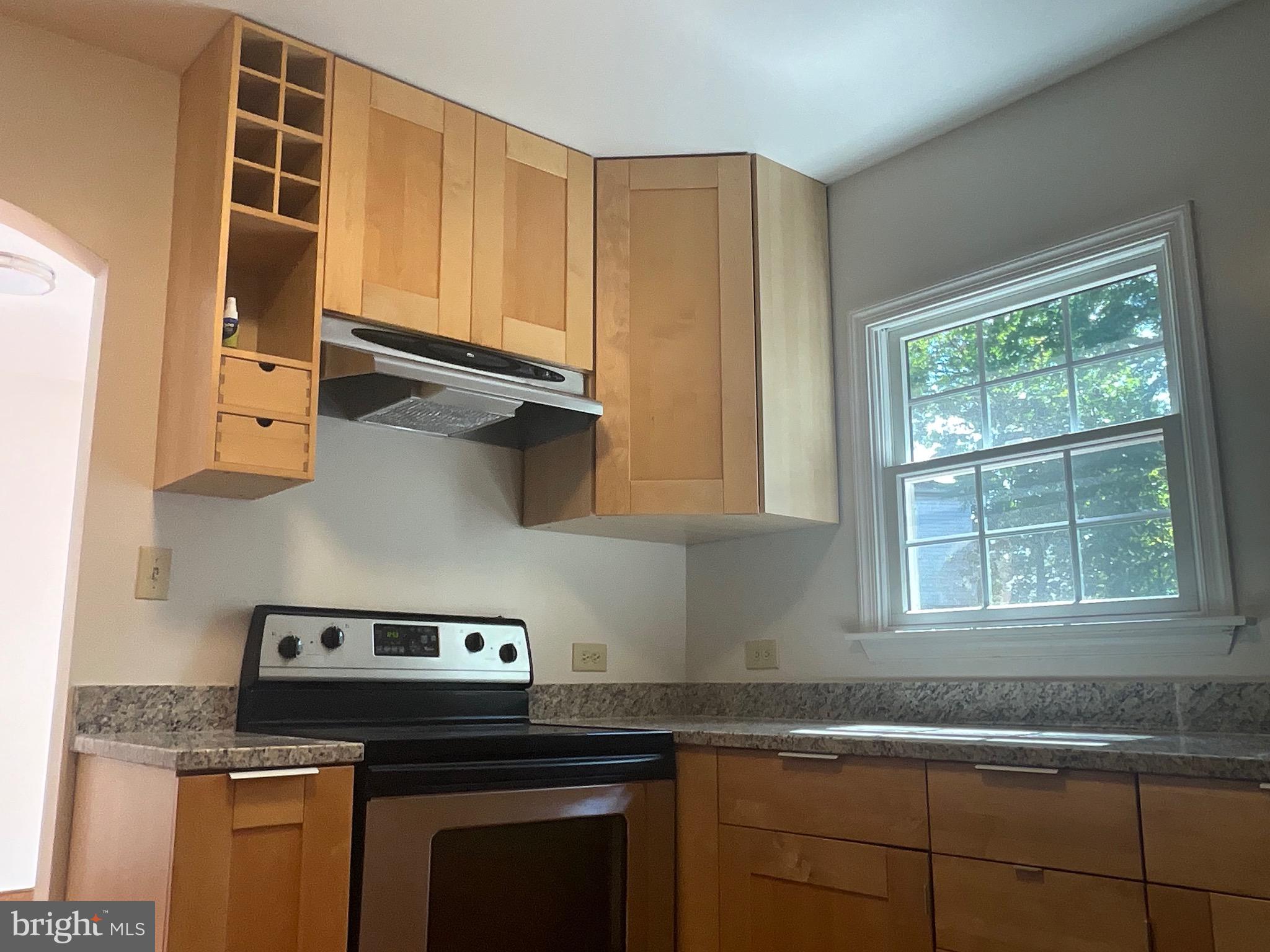 CHEVERLY HILLS - Residential