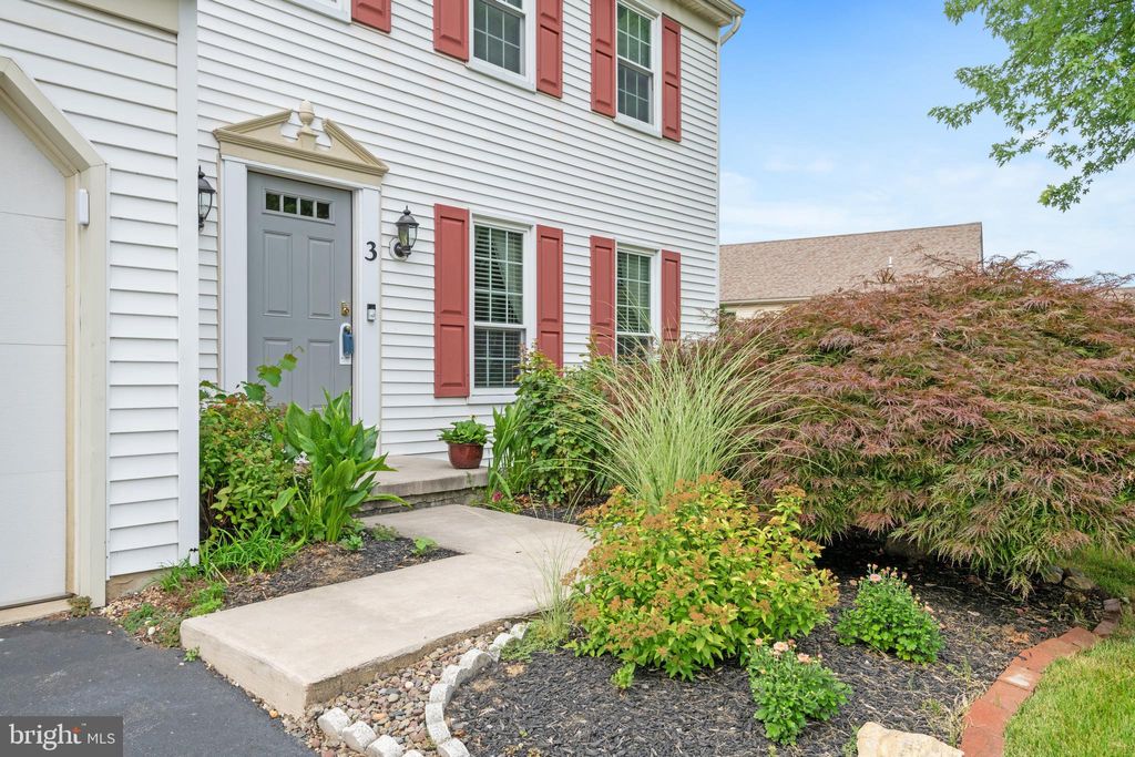 Photo of 3 HORSESHOE DR, EPHRATA, PA 17522 (MLS # PALA2037872)