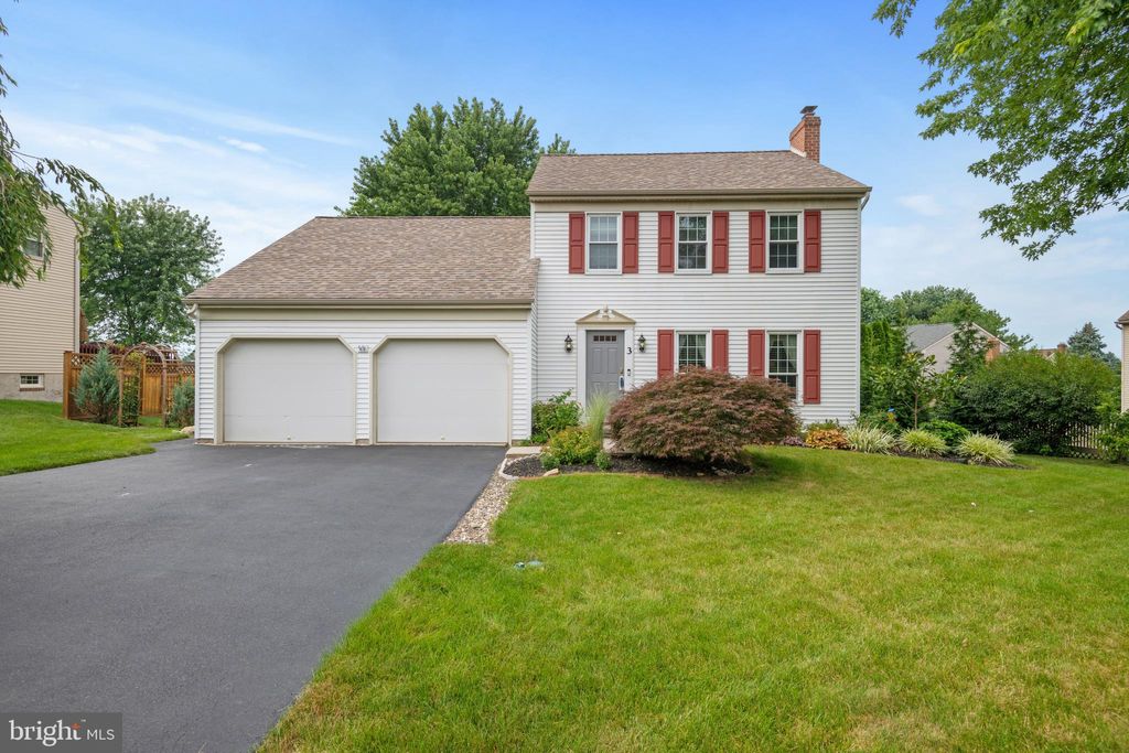 Photo of 3 HORSESHOE DR, EPHRATA, PA 17522 (MLS # PALA2037872)