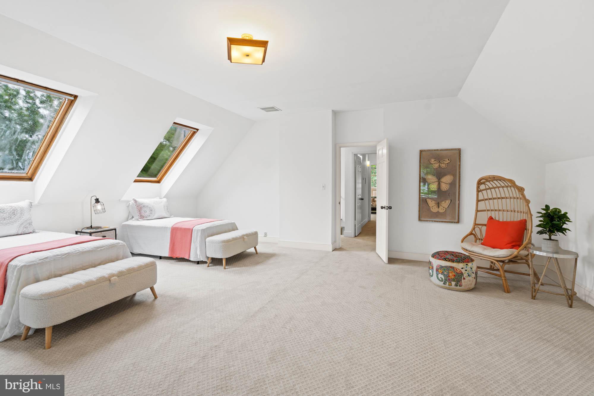 CHEVY CHASE VILLAGE - Residential