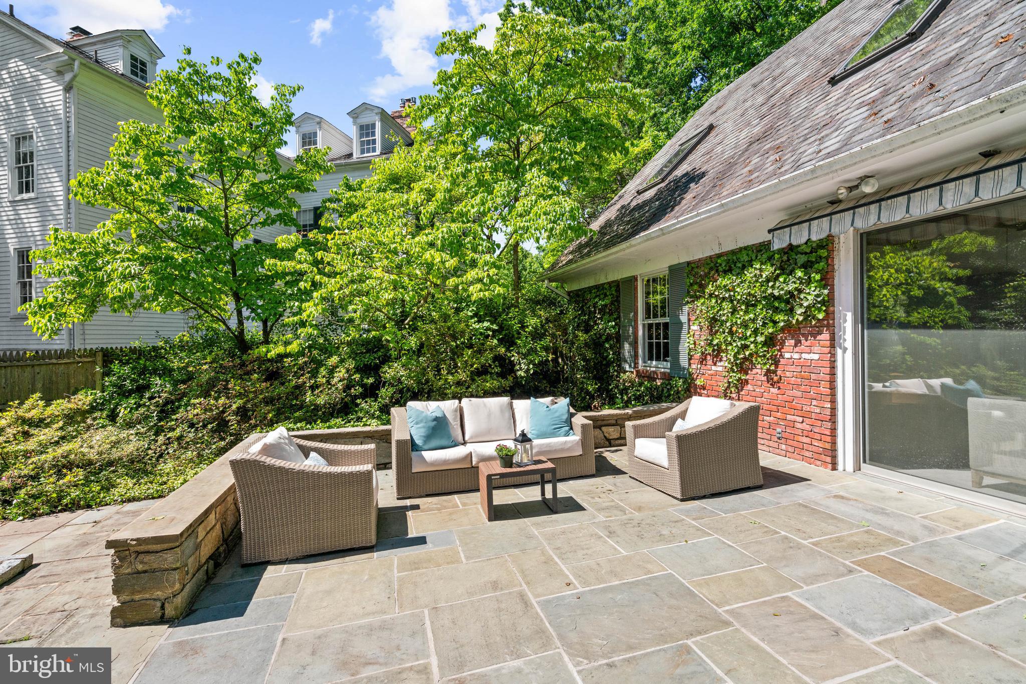 CHEVY CHASE VILLAGE - Residential