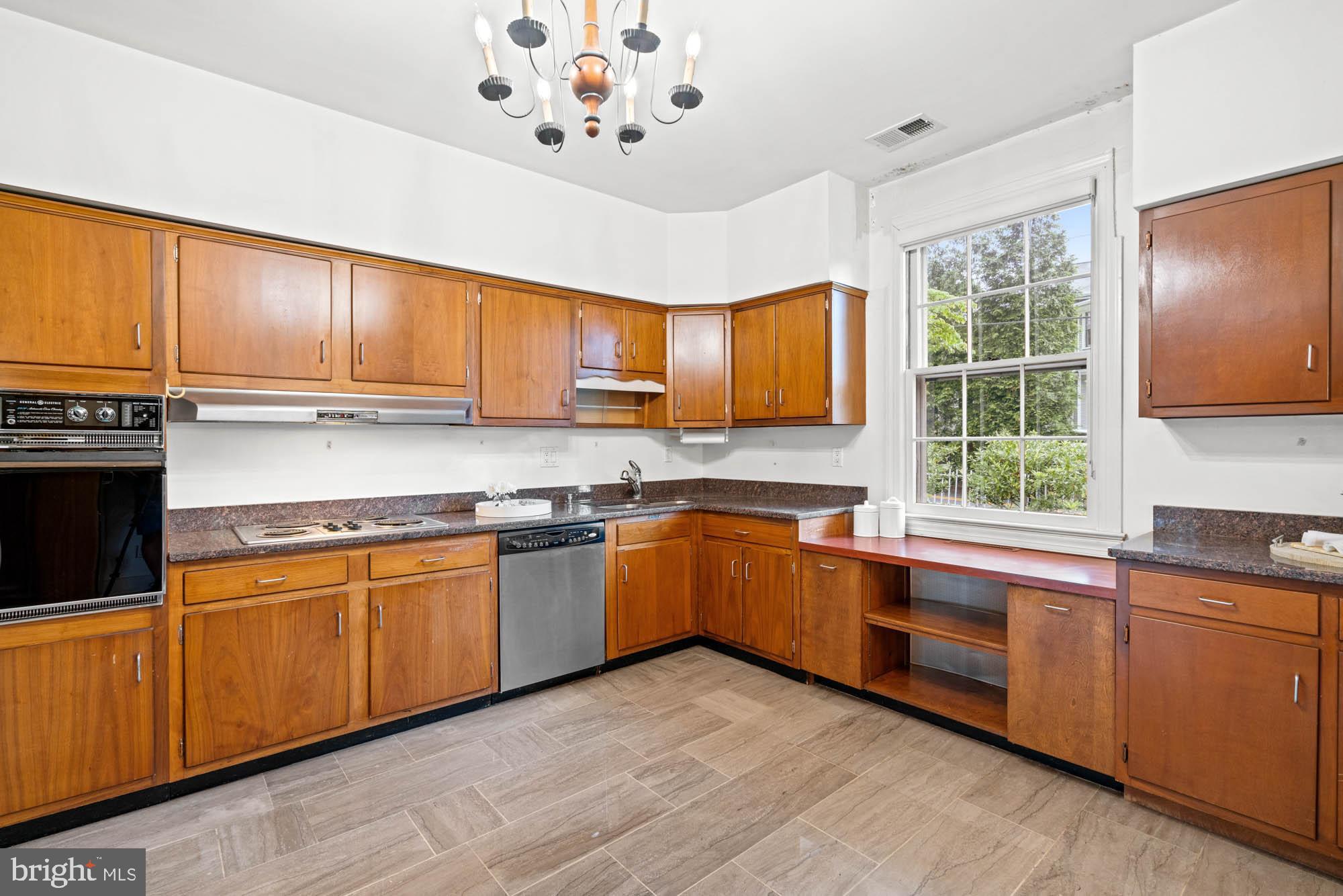 CHEVY CHASE VILLAGE - Residential