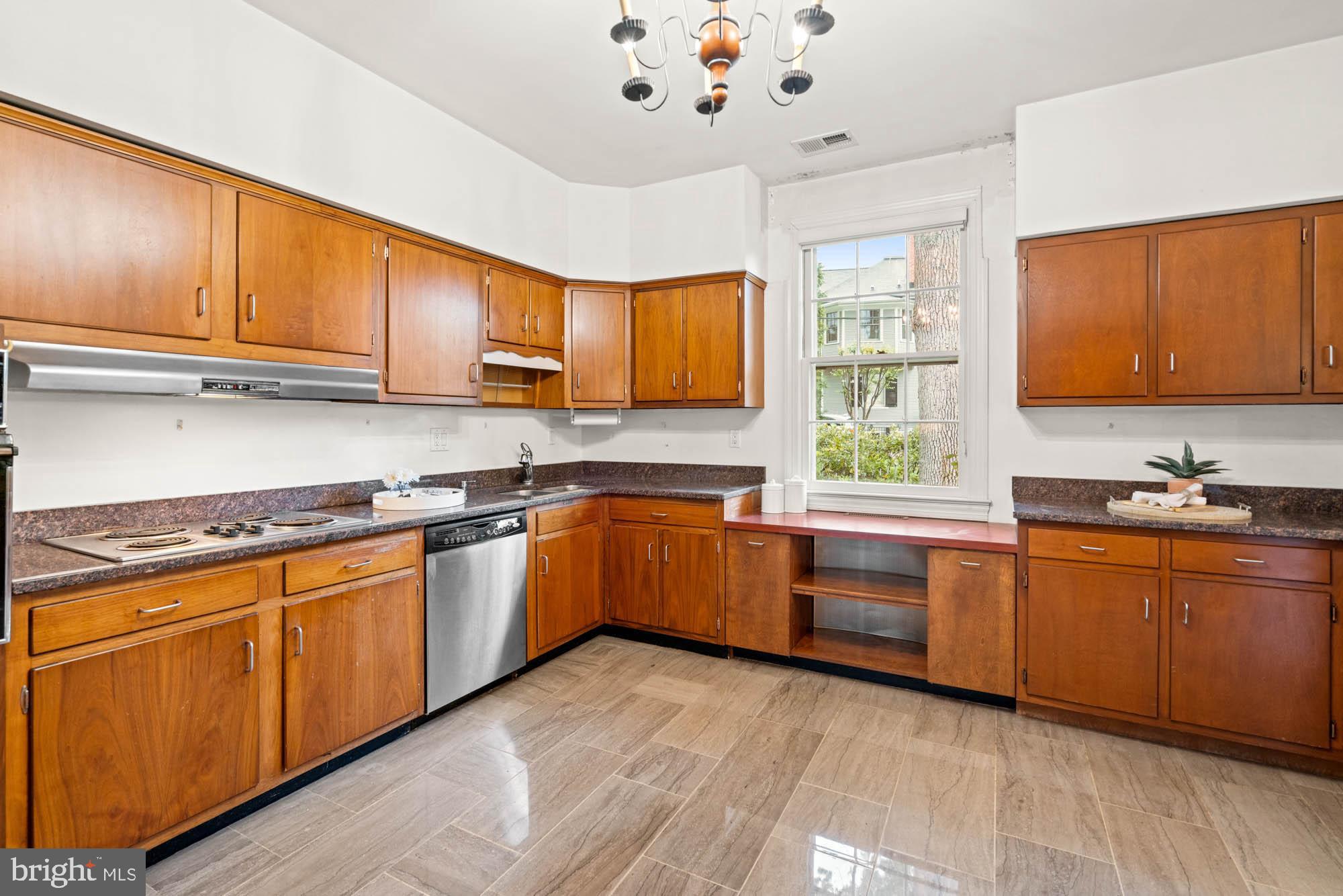 CHEVY CHASE VILLAGE - Residential