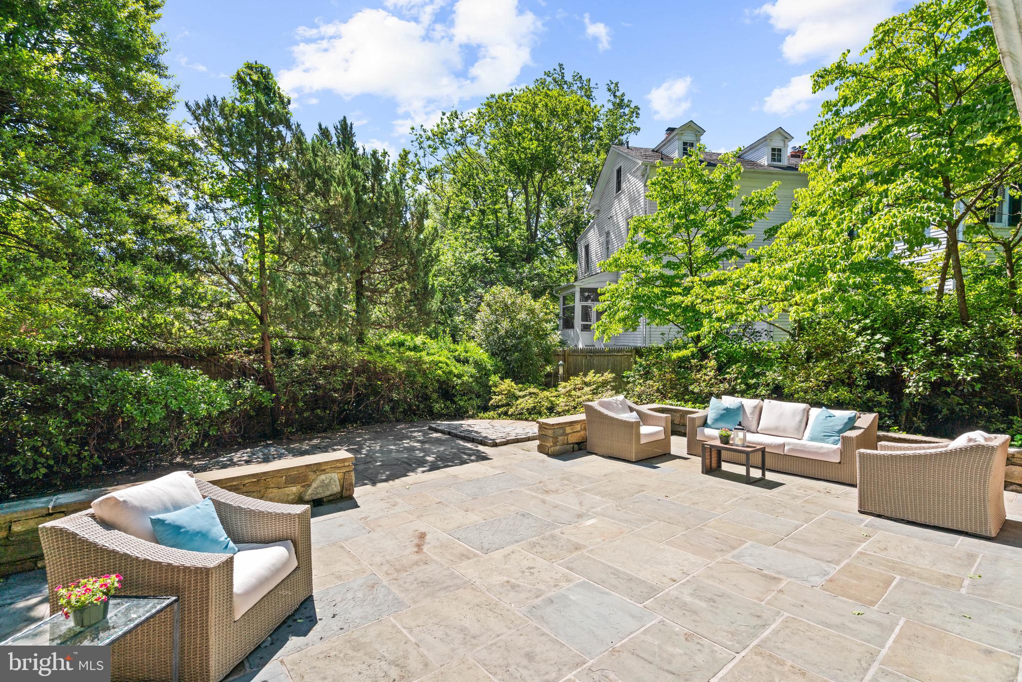 CHEVY CHASE VILLAGE - Residential