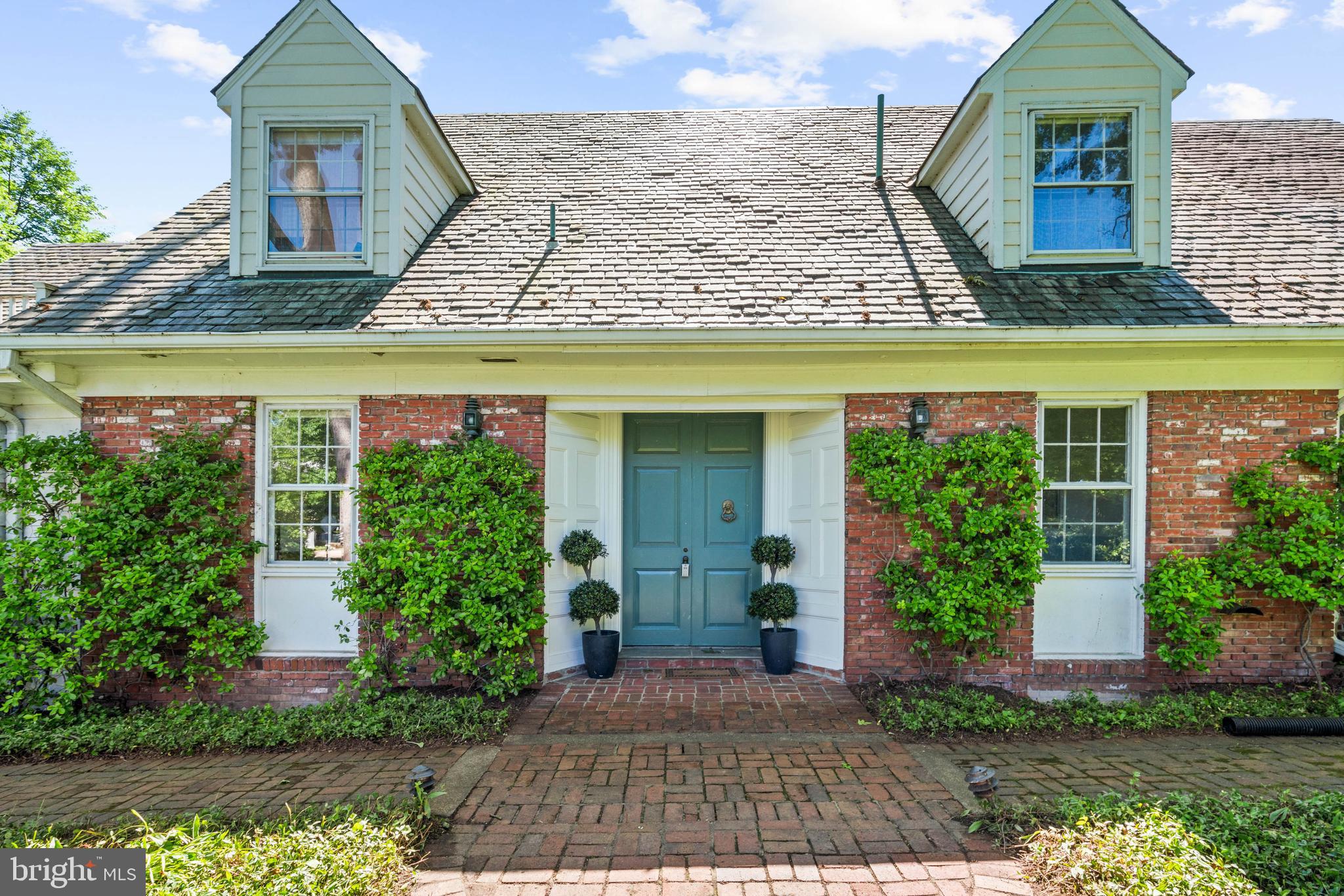 CHEVY CHASE VILLAGE - Residential