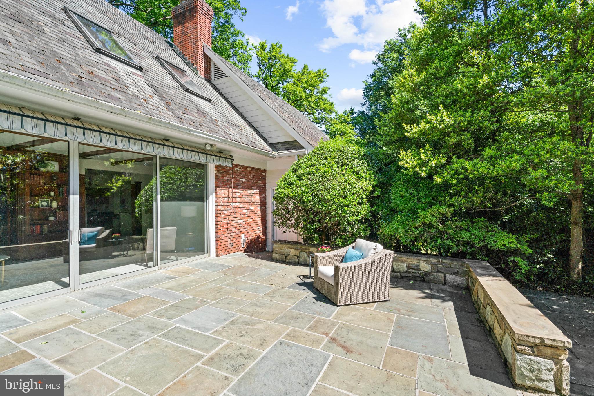 CHEVY CHASE VILLAGE - Residential