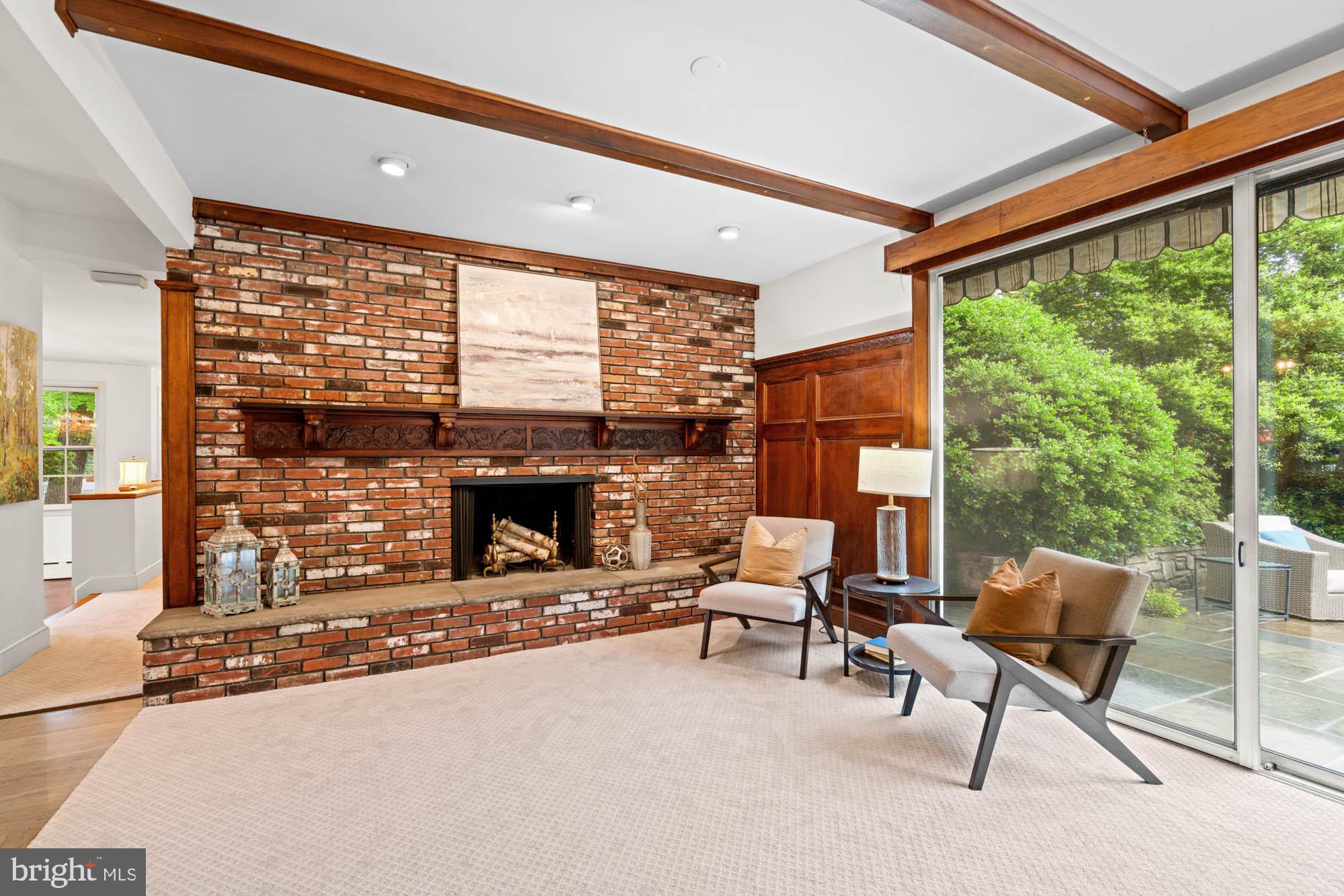 CHEVY CHASE VILLAGE - Residential