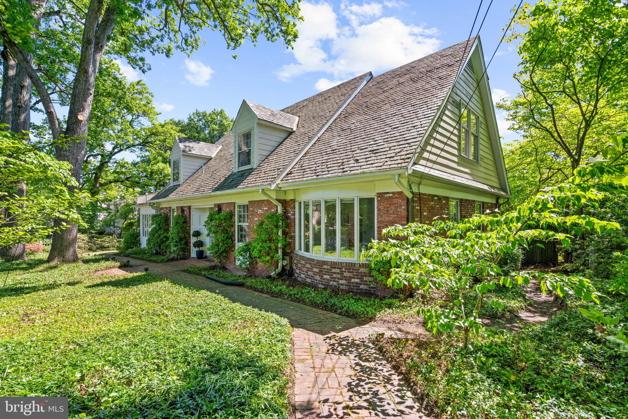 CHEVY CHASE VILLAGE - Residential