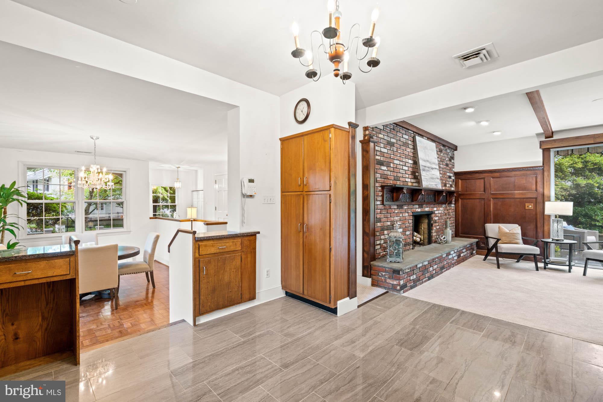 CHEVY CHASE VILLAGE - Residential