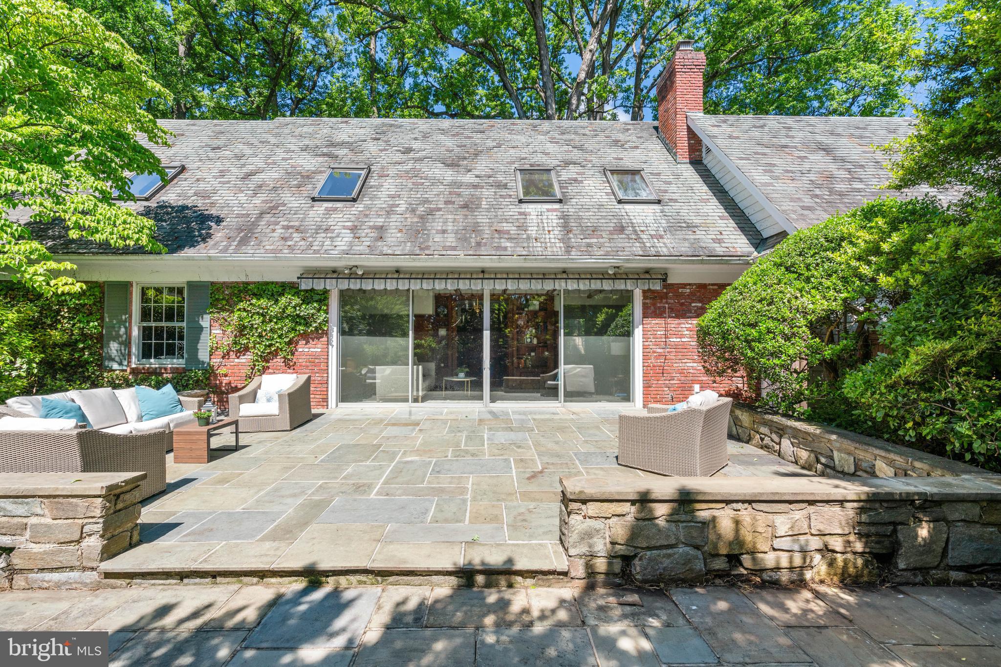 CHEVY CHASE VILLAGE - Residential