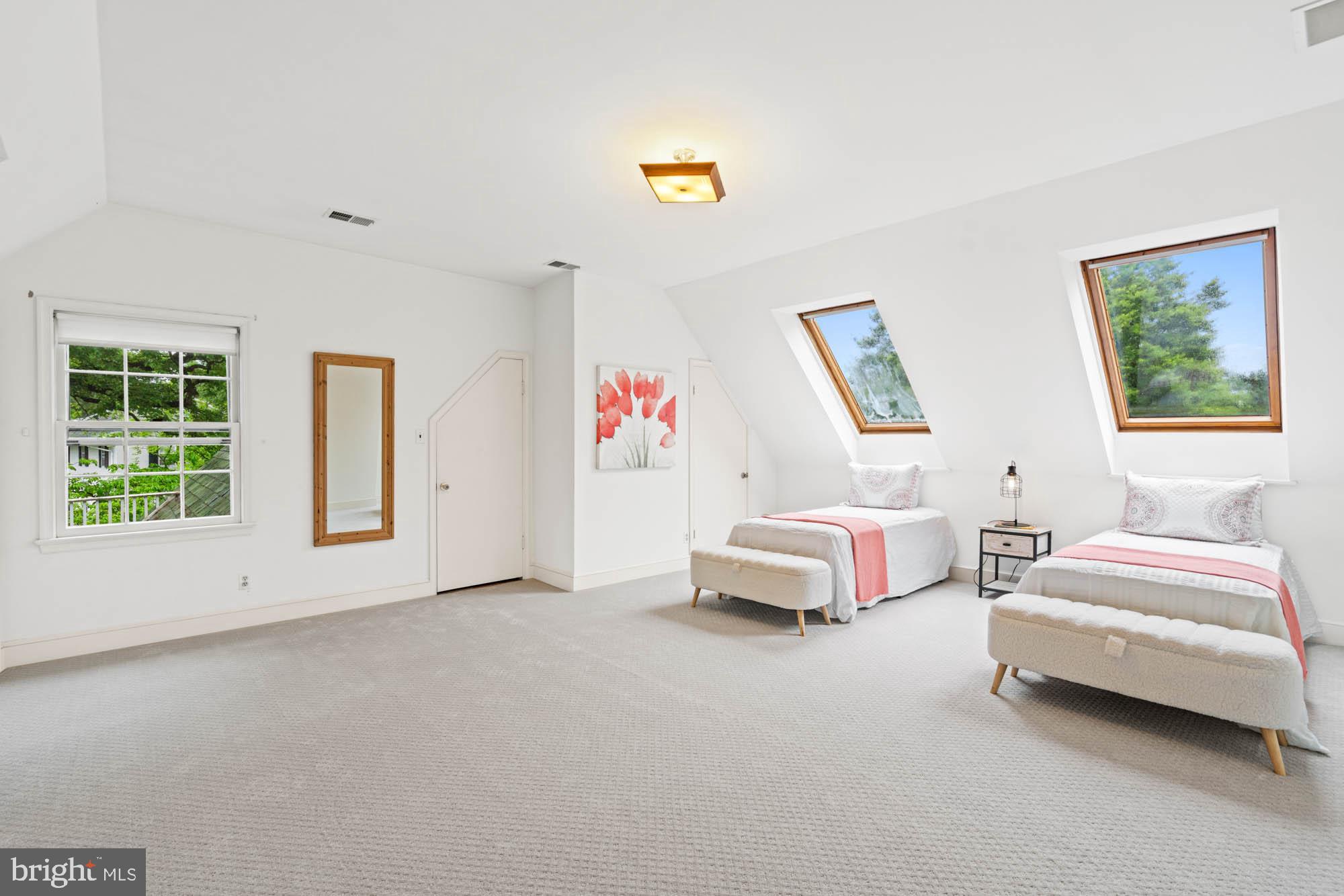 CHEVY CHASE VILLAGE - Residential