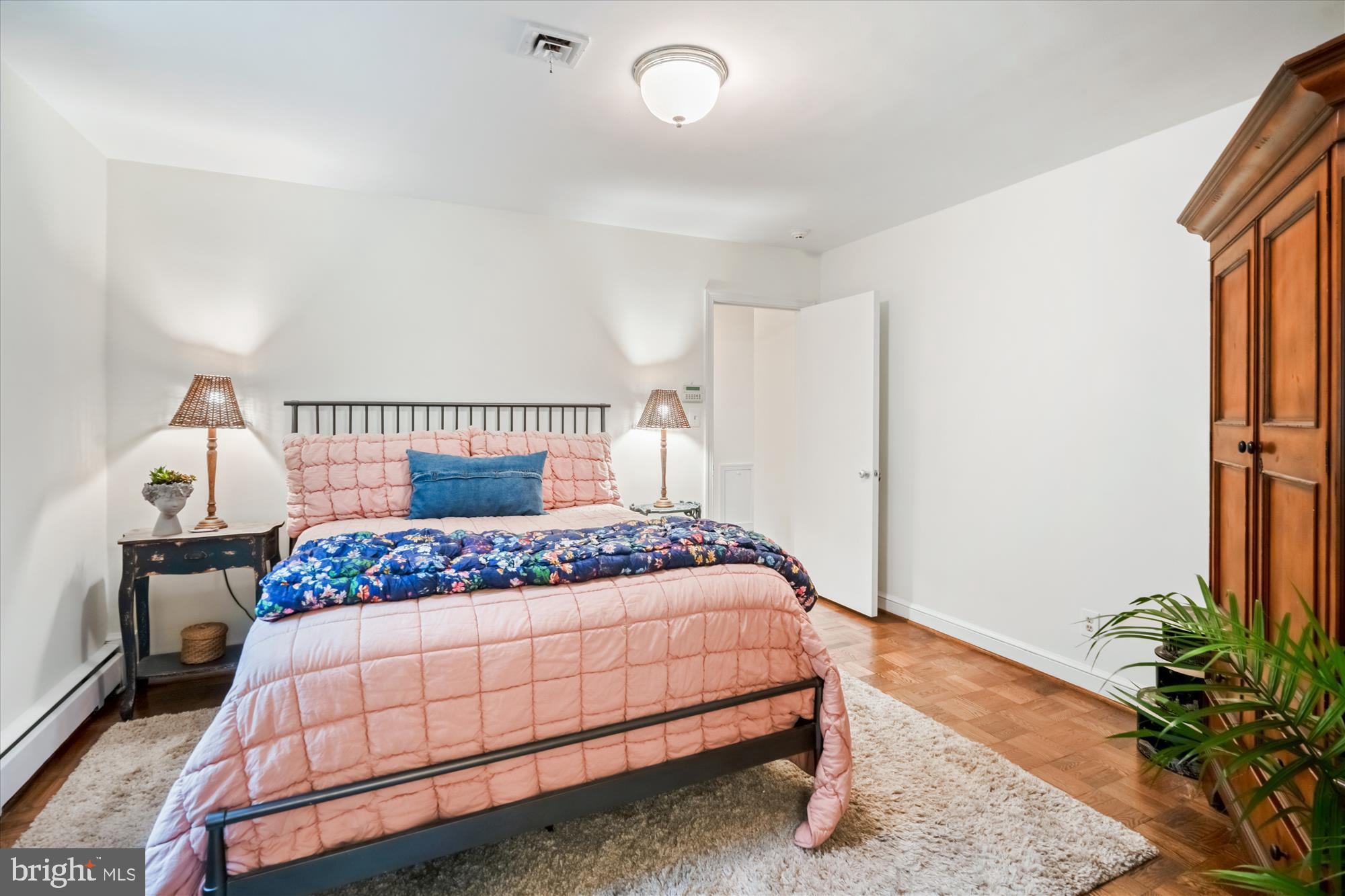 HILLANDALE - Residential