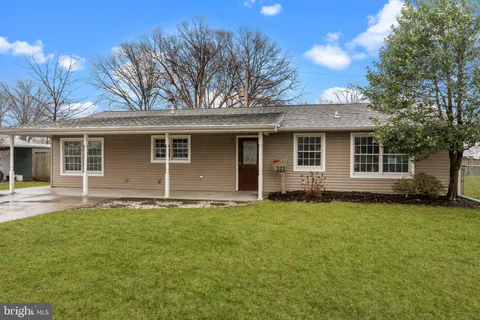 333 Thornridge Drive, Levittown, PA MLS: PABU2090268